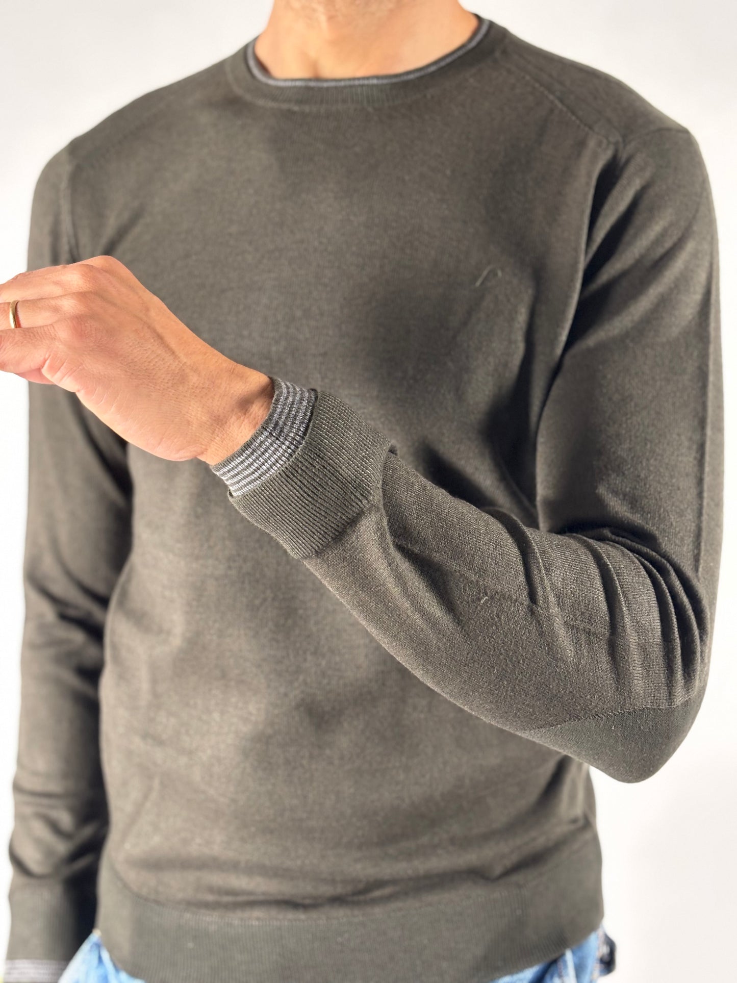 Loft88 Maglia girocollo ml con bottoni nel polsino MILITARE