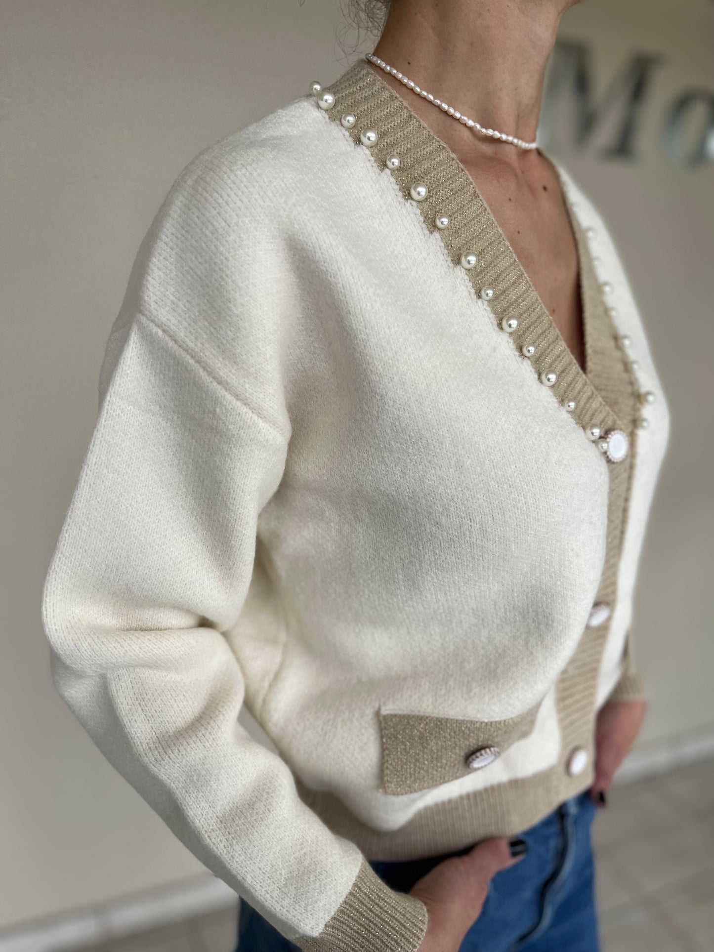 Artigli Cardigan con bordi a contrasto appl.perle, bottoni madreperla PANNA