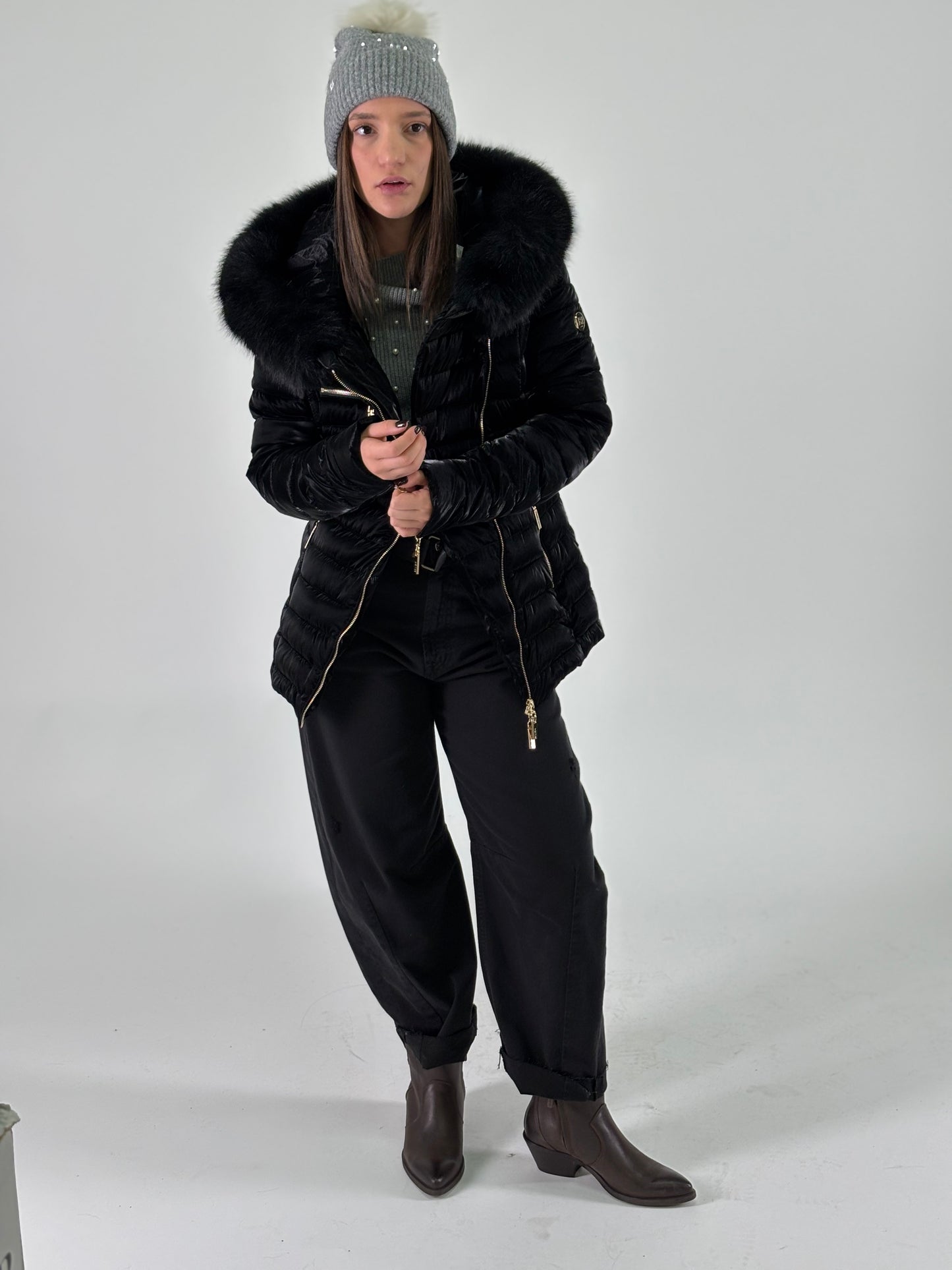 Relish Piumino corto effetto satin con cappuccio NERO