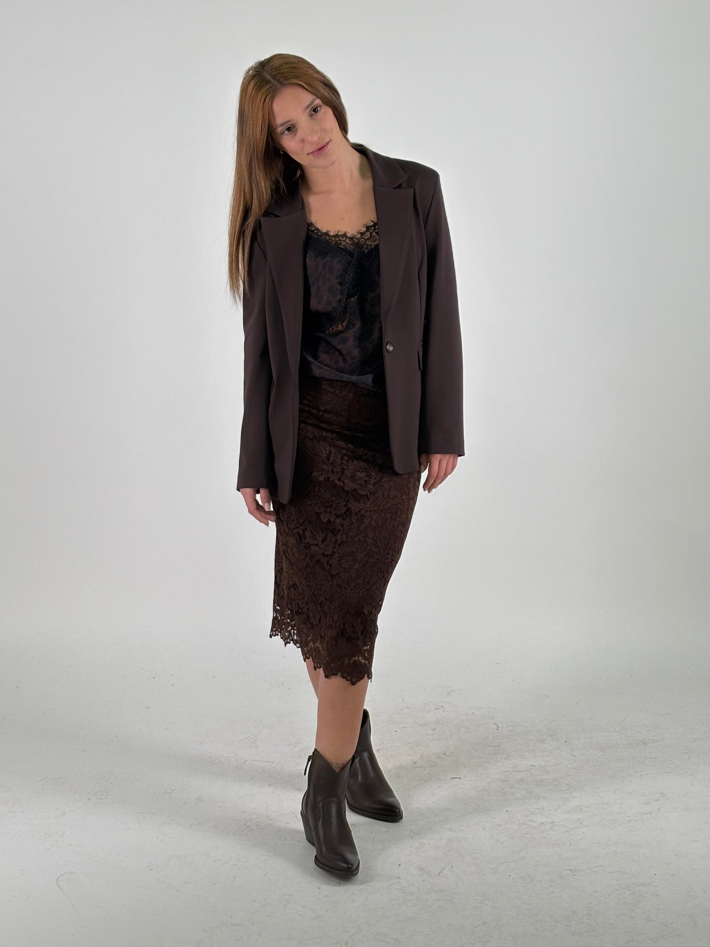 Tensione In Canotta  con pizzo nero MARRONE