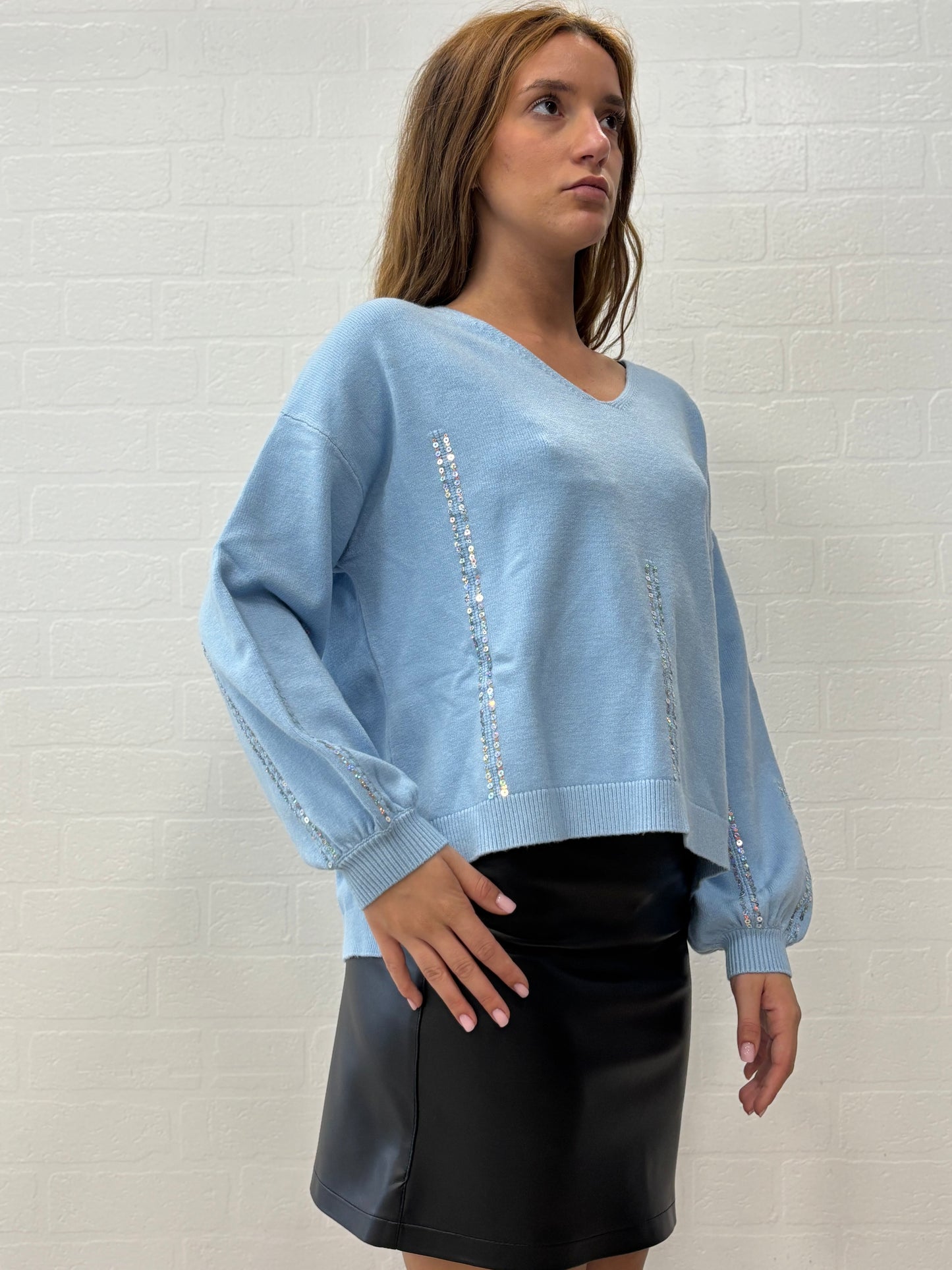 Griffai Maglia over collo V  con paillettes CELESTE