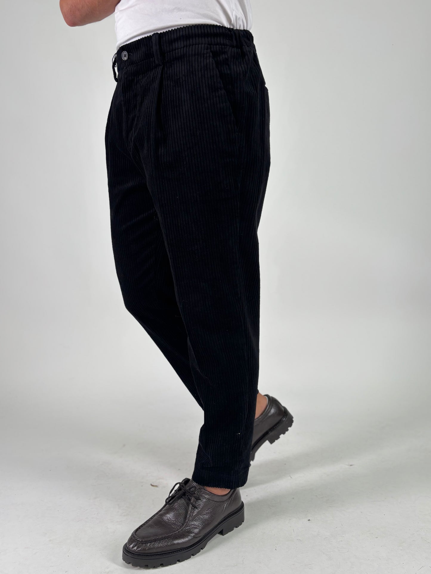 Markup Pantalone in velluto con pences NERO