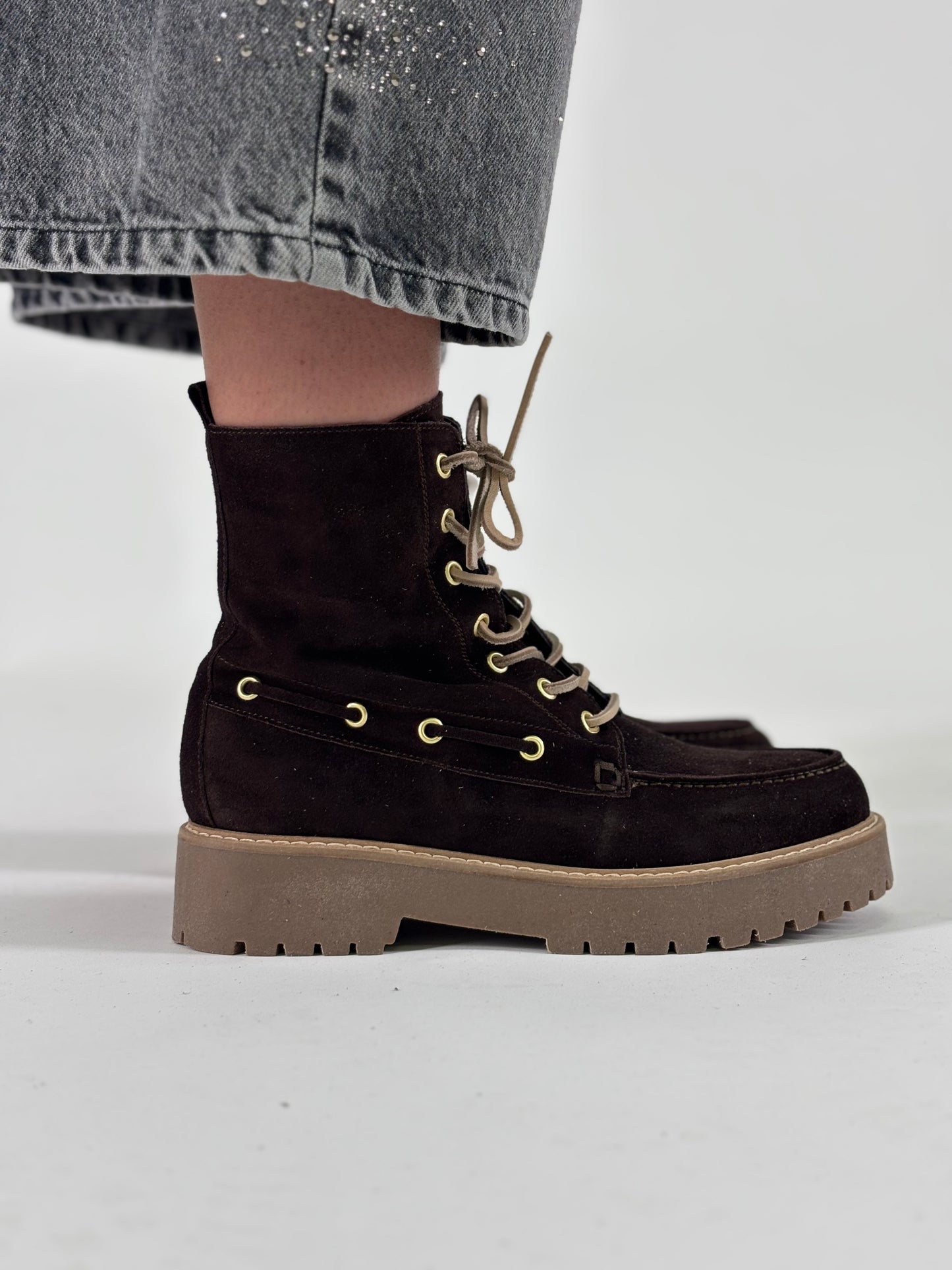 Ovyè Scarponcino scamosciato fondo carrarmato MARRONE