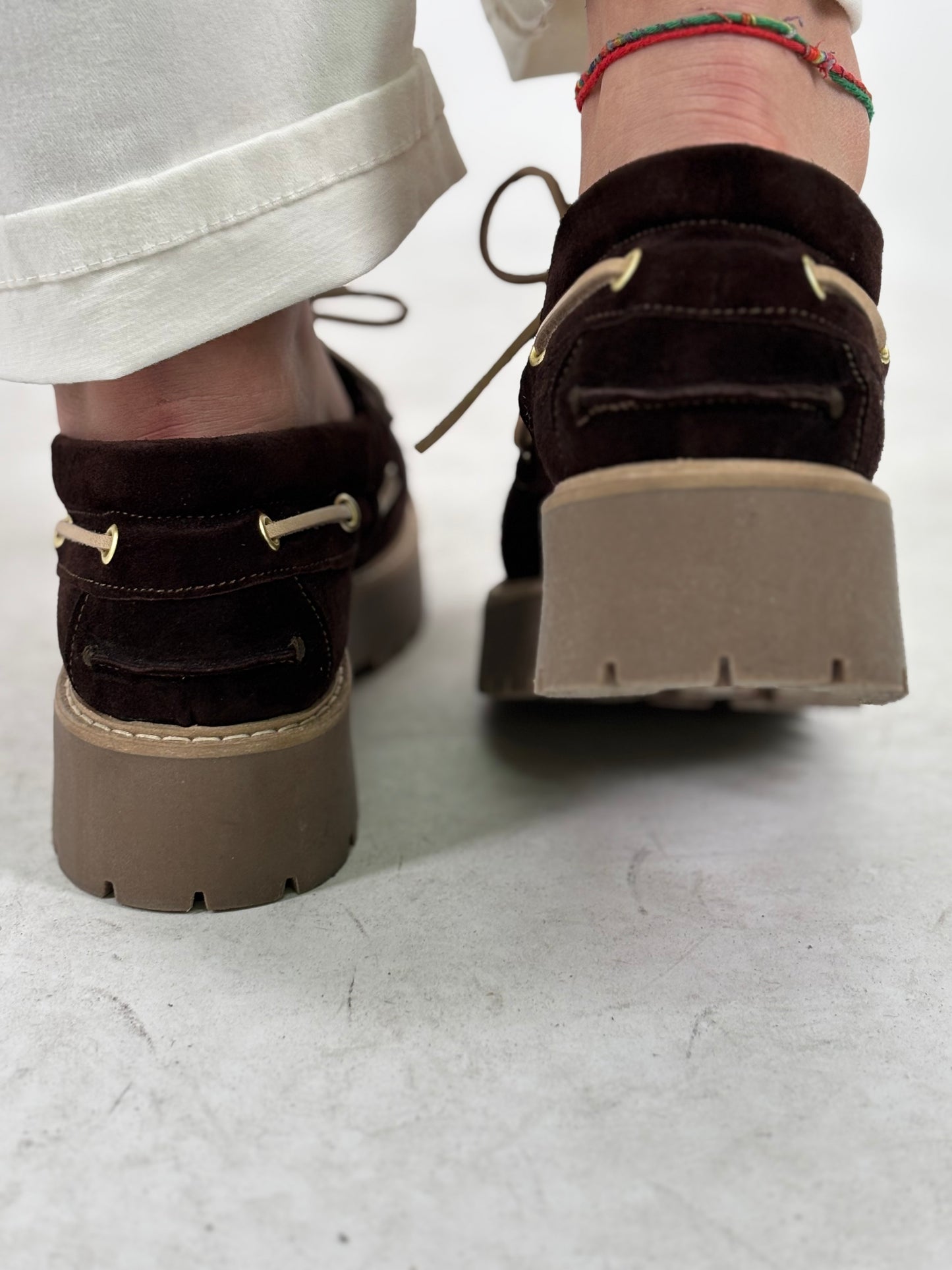 Ovyè Mocassino scamosciato fondo carrarmato MARRONE