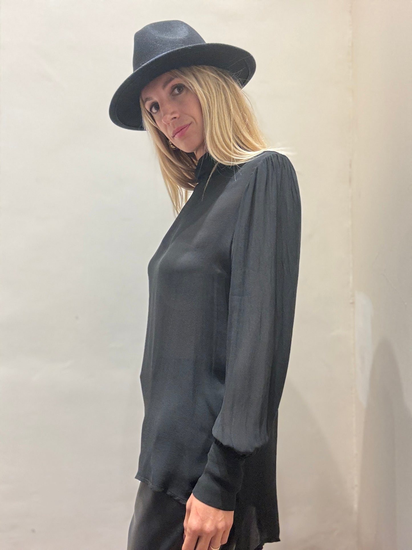 Dixie Blusa georgette con bottoni dietro NERO