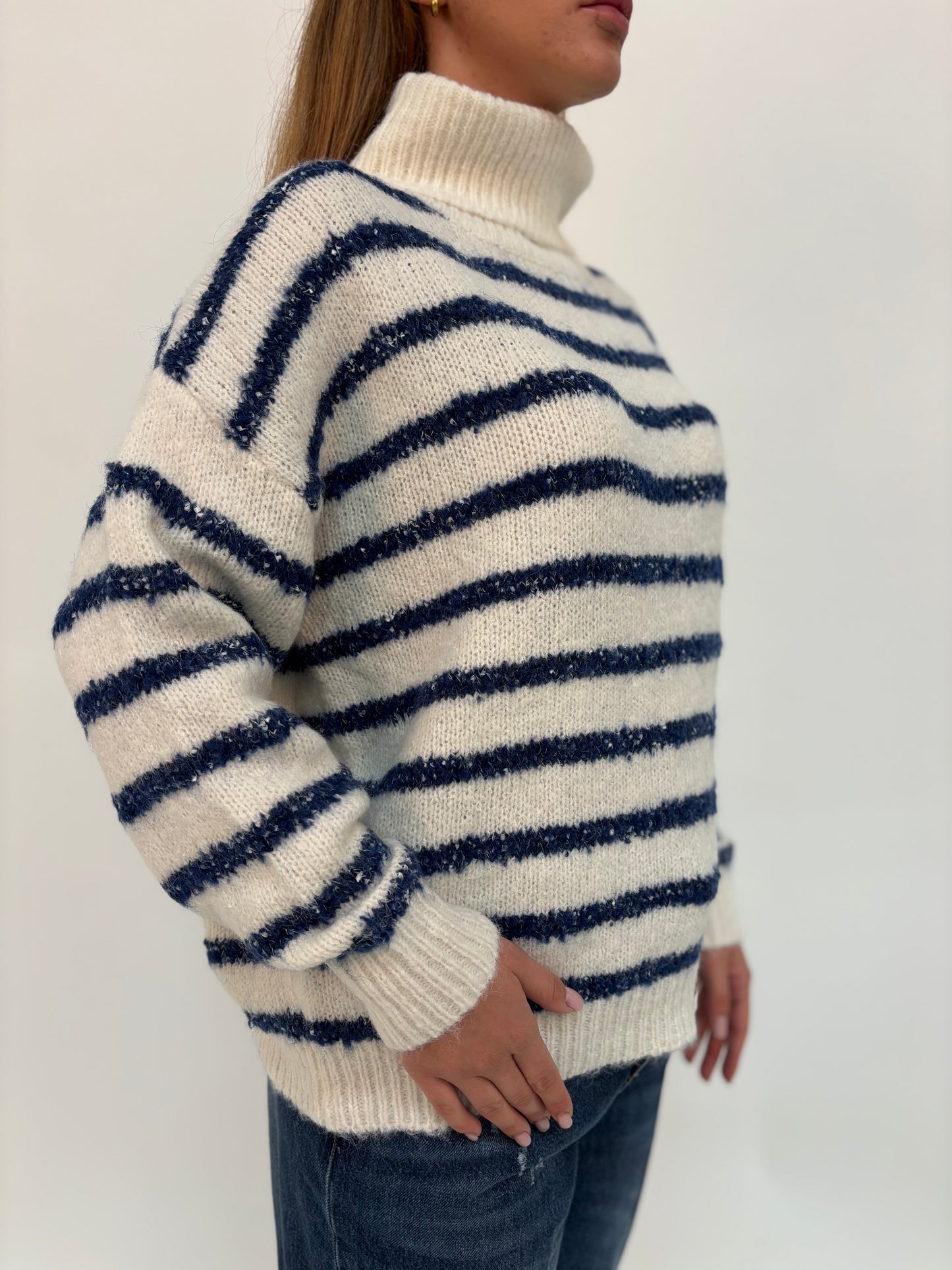 Molly Bracken Maglia collo alto righe orizzontali blu PANNA