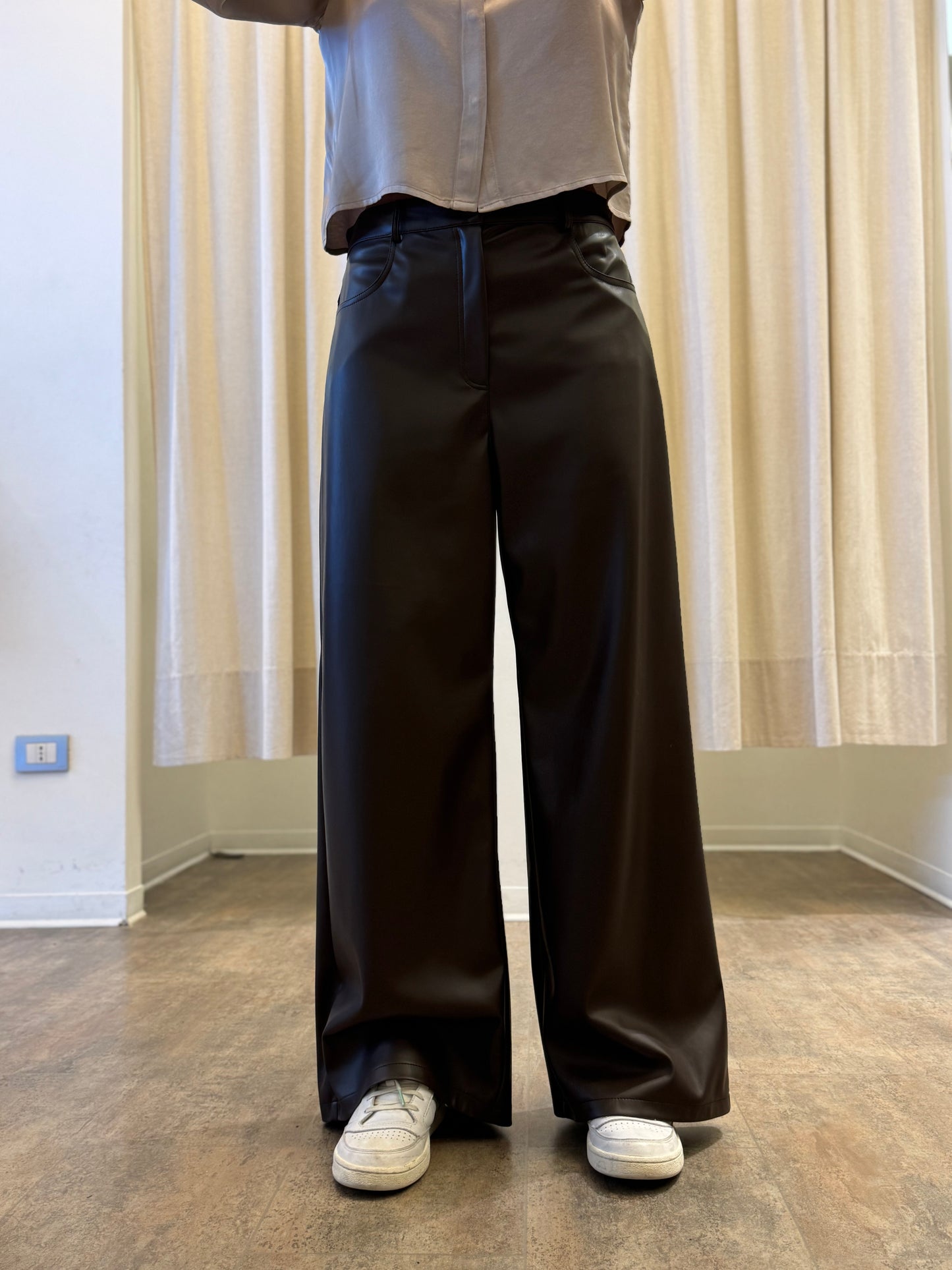 Tensione In pantalone palazzo in ecopelle MORO