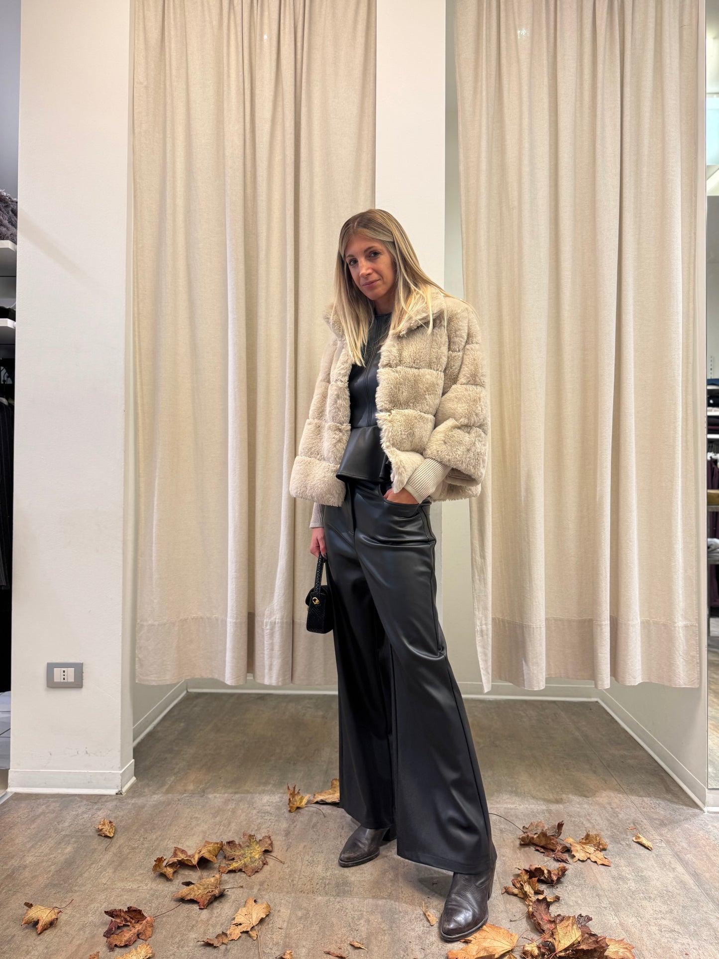 Tensione In pantalone palazzo in ecopelle NERO