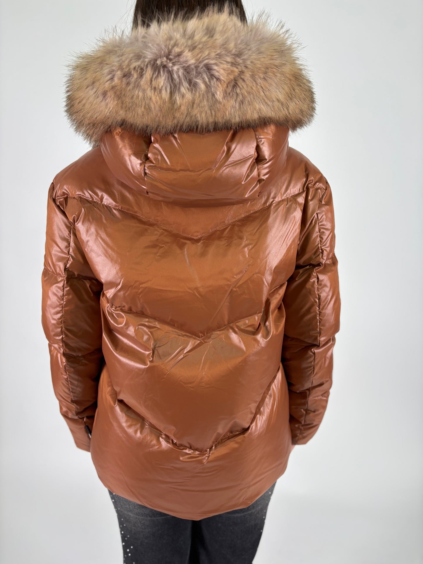 FREEDOMDAY piumino corto con cappuccio ecopelliccia CARAMELLO