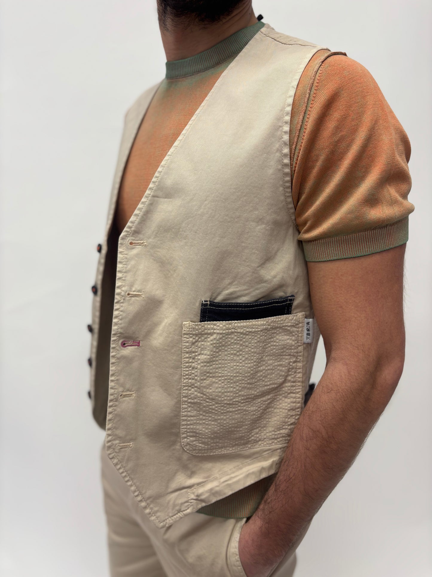 Berna Gilet casual con tasche frontali, dietro goffrato BEIGE