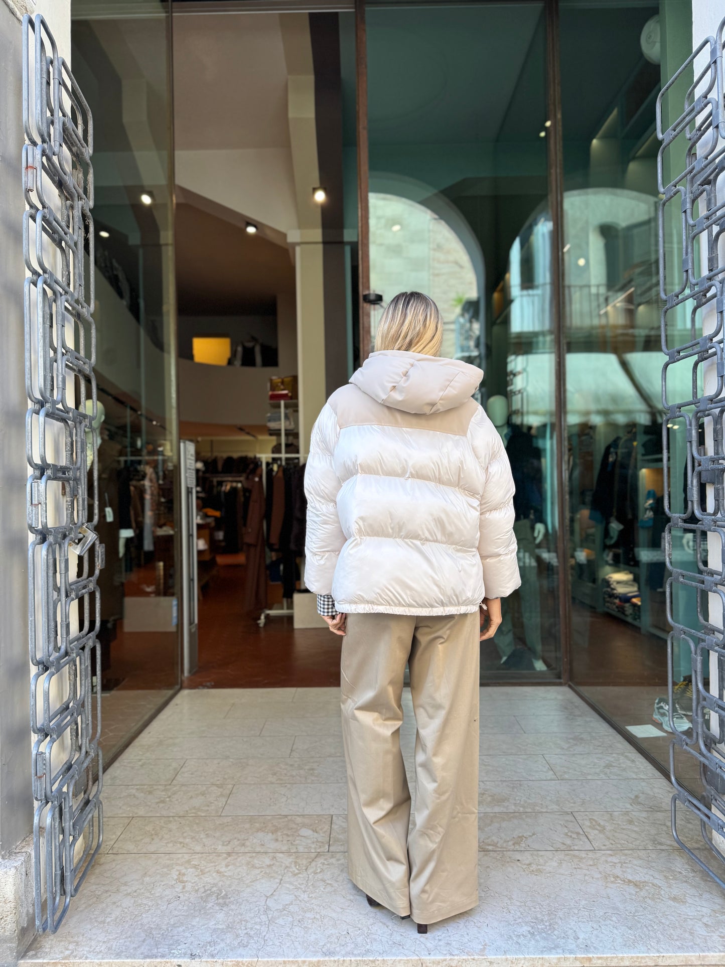 Bomboogie Piumino corto con cappuccio BEIGE/AVORIO