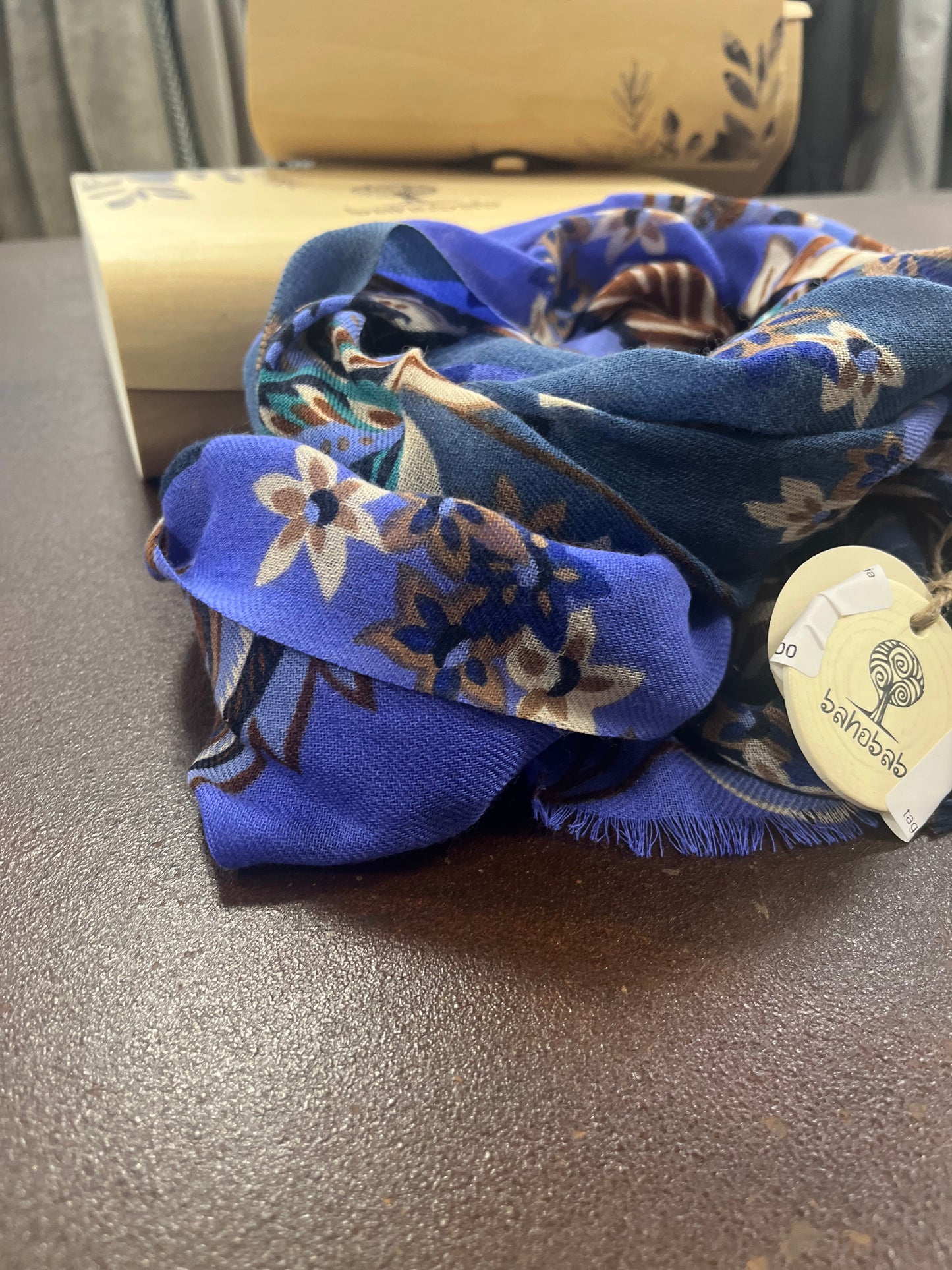 Bahobab Sciarpa 100% lana fantasia floreale BLU/MORO/BEIGE