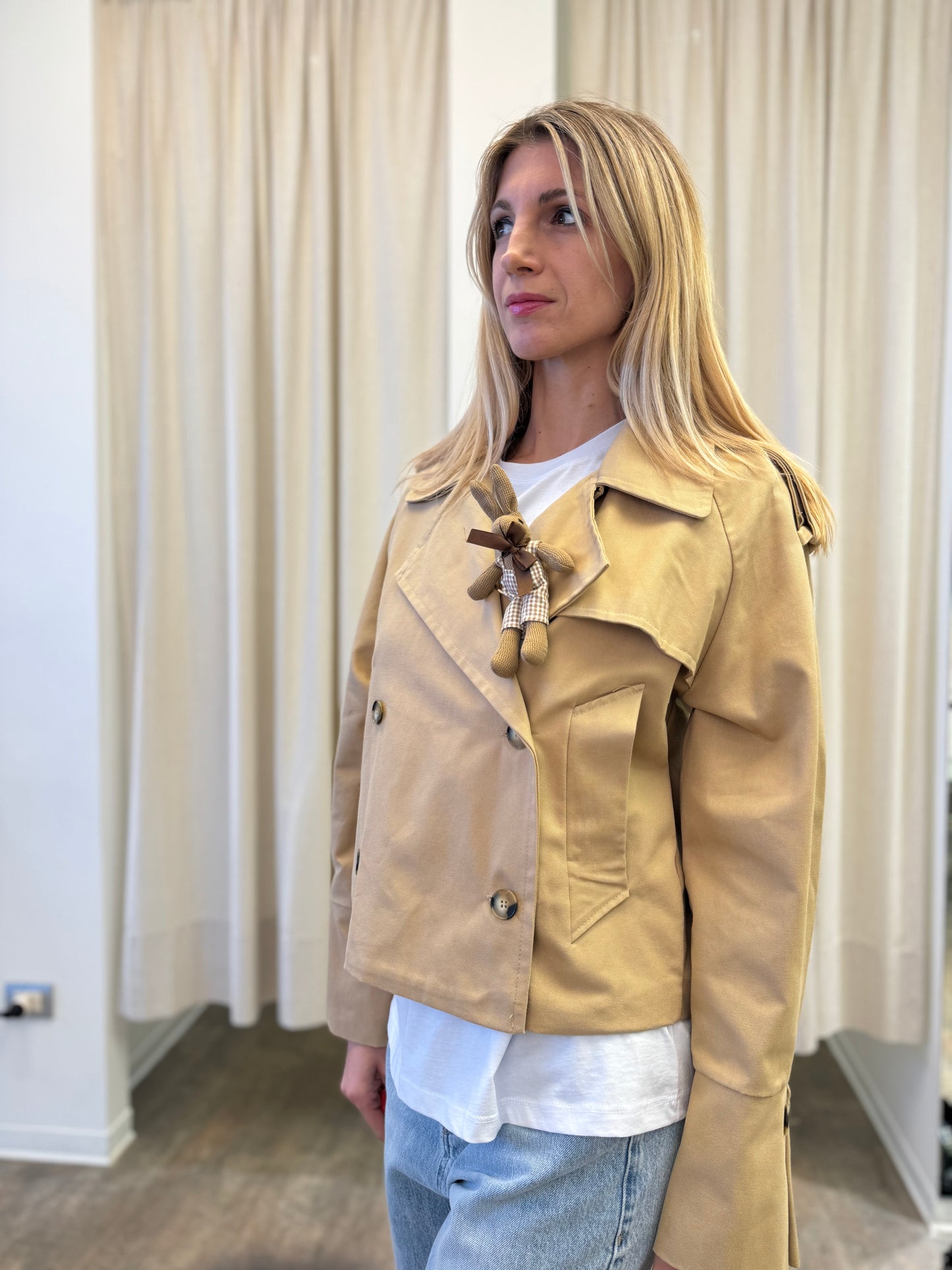 Dixie Trench doppiopetto cropped in cotone con spilla BEIGE