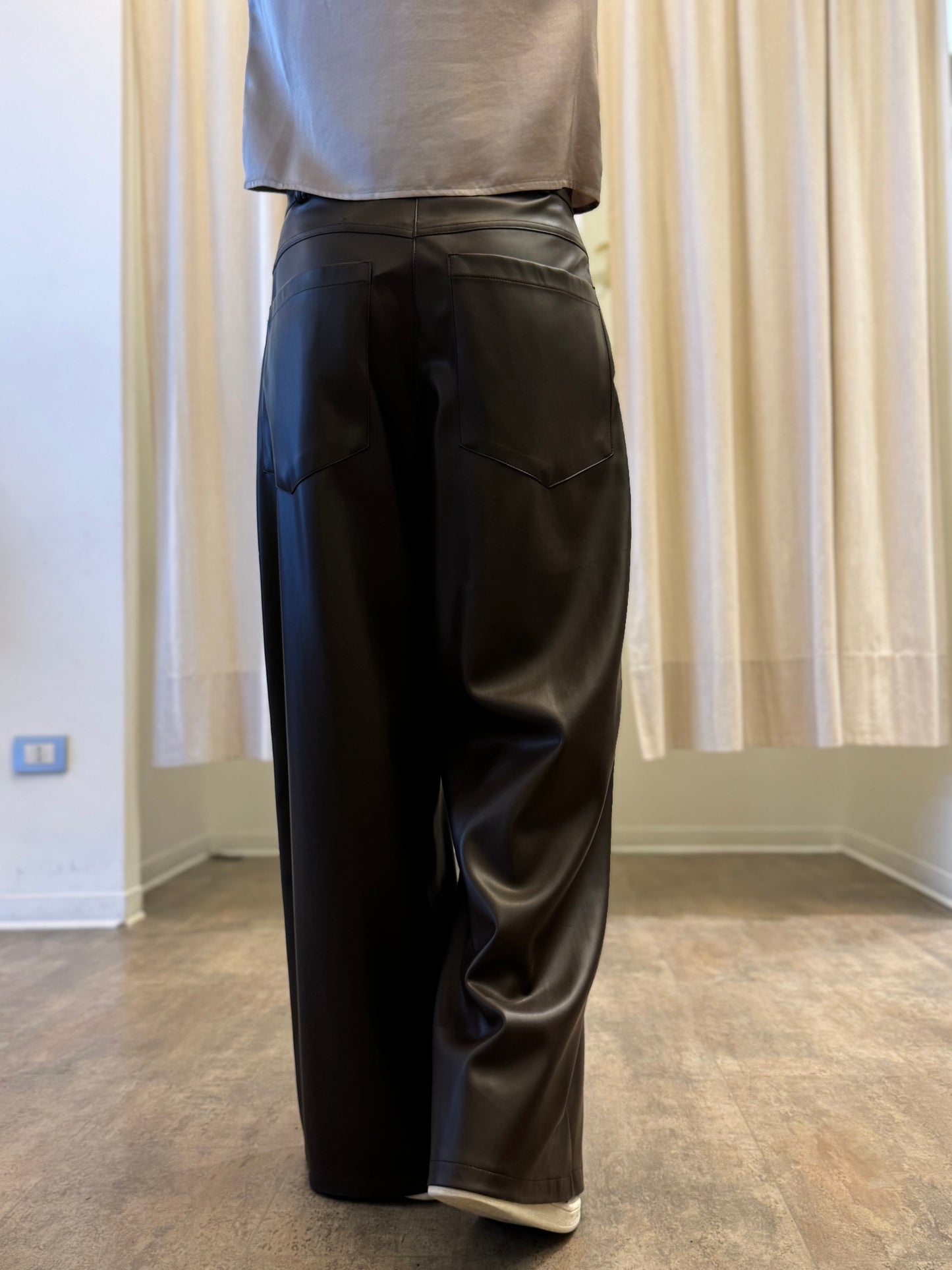 Tensione In pantalone palazzo in ecopelle MORO