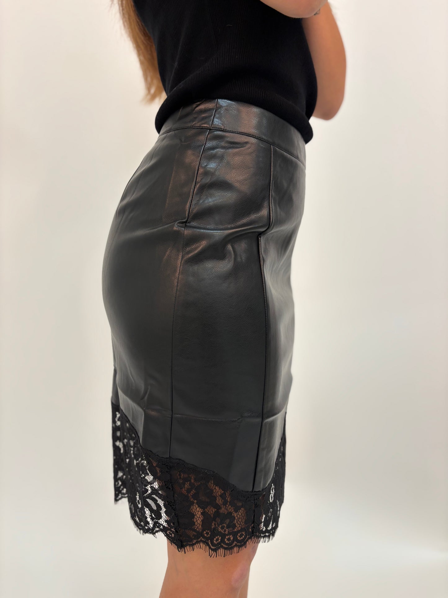 Molly Bracken Gonna mini ecopelle con pizzo NERO