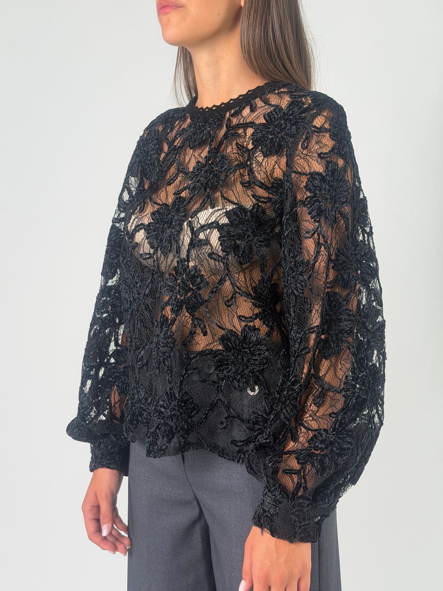 Blusa ml in pizzo ricamato in velluto