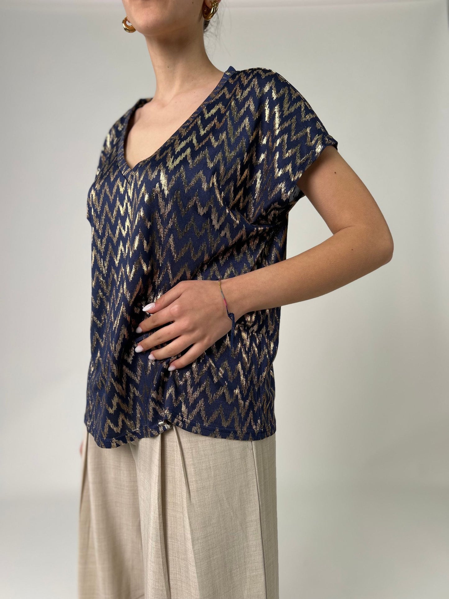 T-shirt mm scollo V