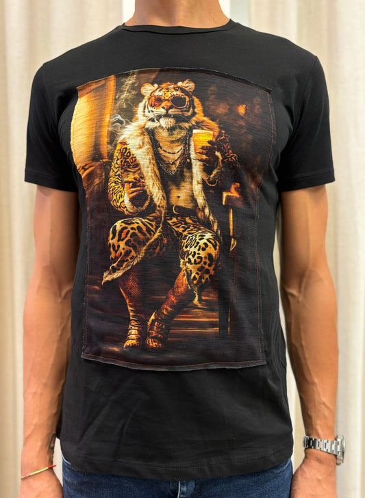 Trepuntonove t-shirt tigre che beve birra NERO