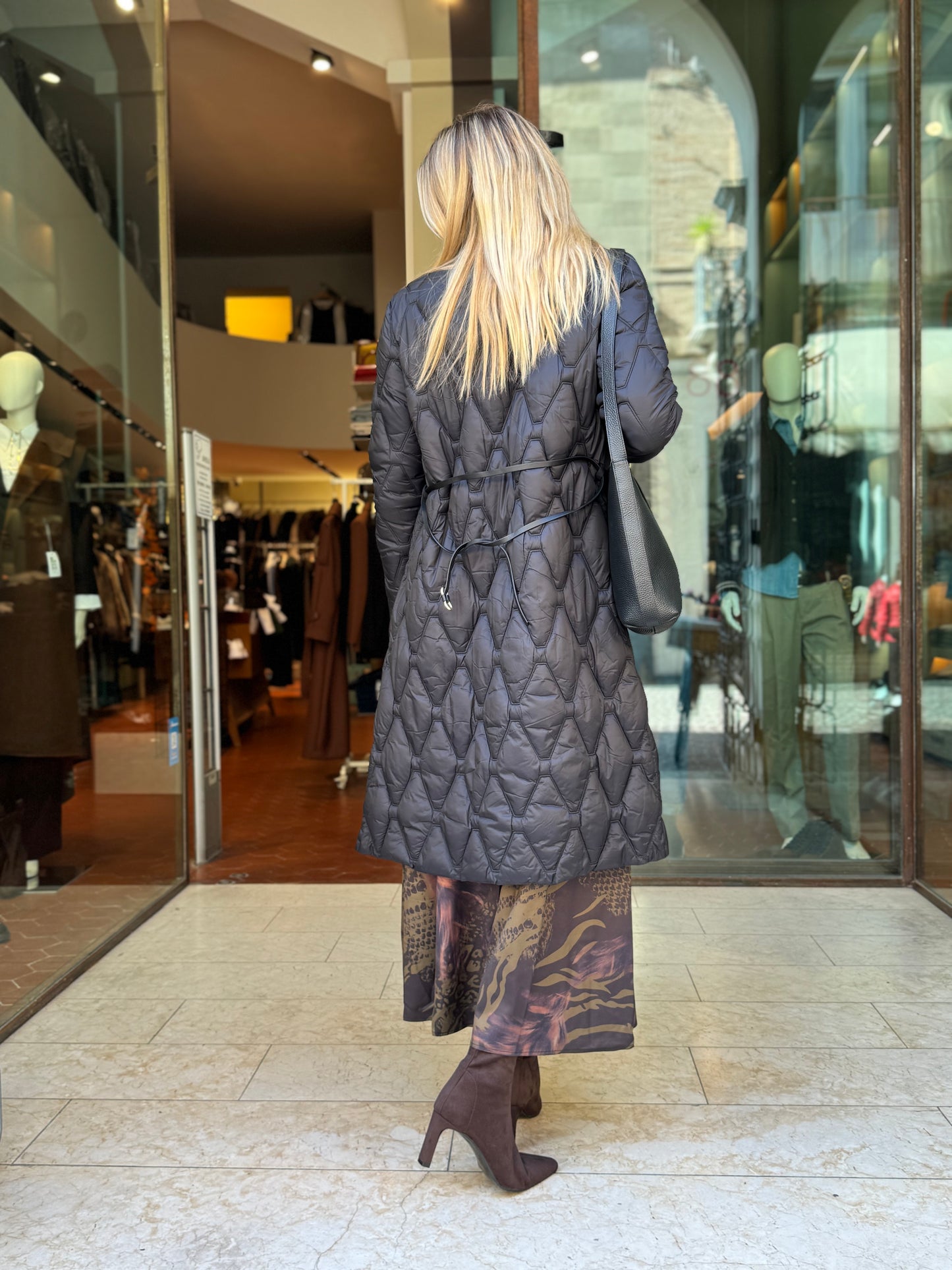 Kocca Piumino lungo con bottoni NERO