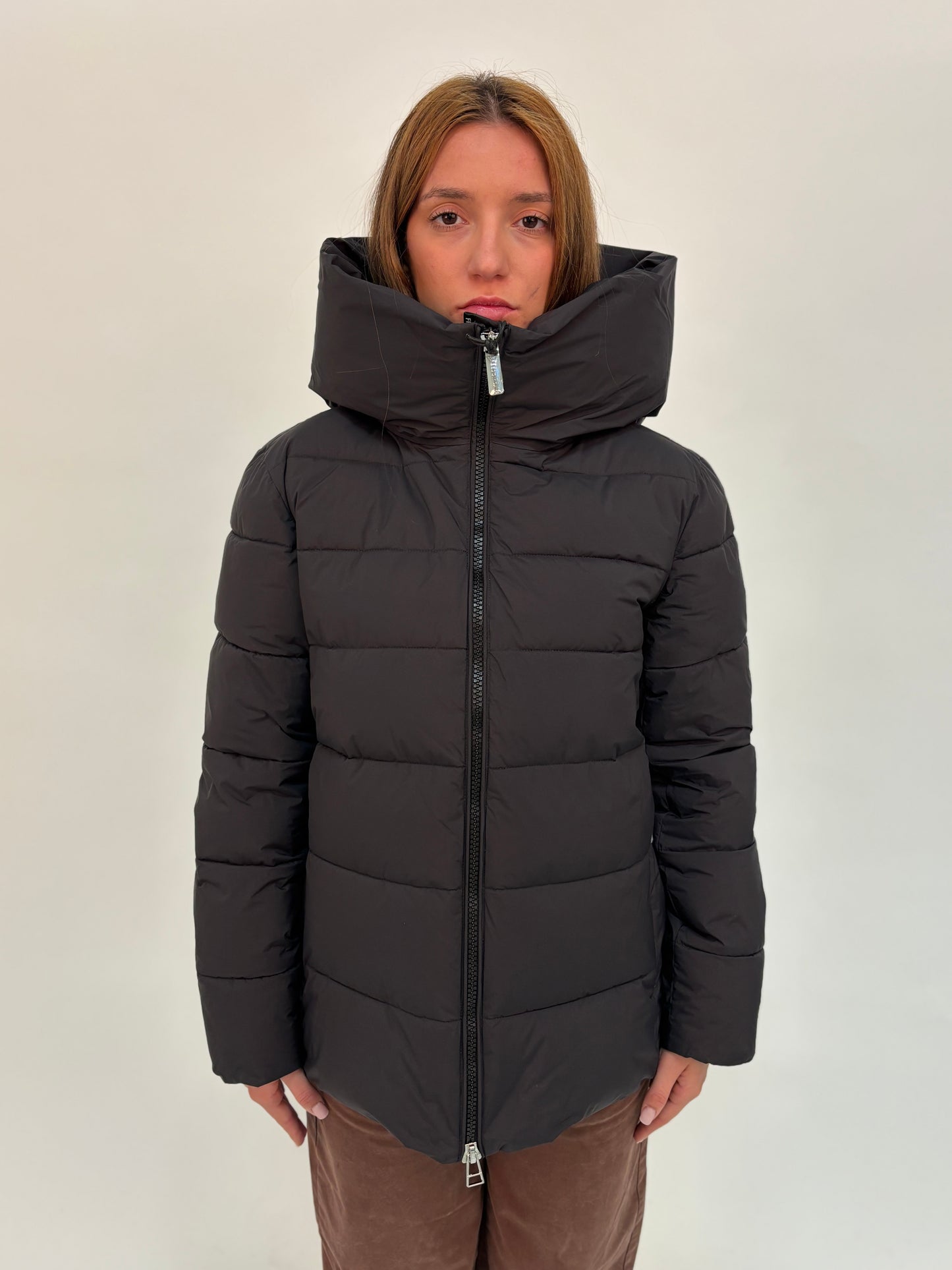 FREEDOMDAY piumino corto  ecodown con cappuccio NERO