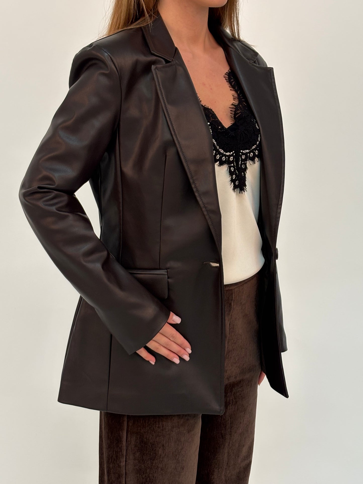 Susy Mix Giacca ecopelle ad un bottone MARRONE