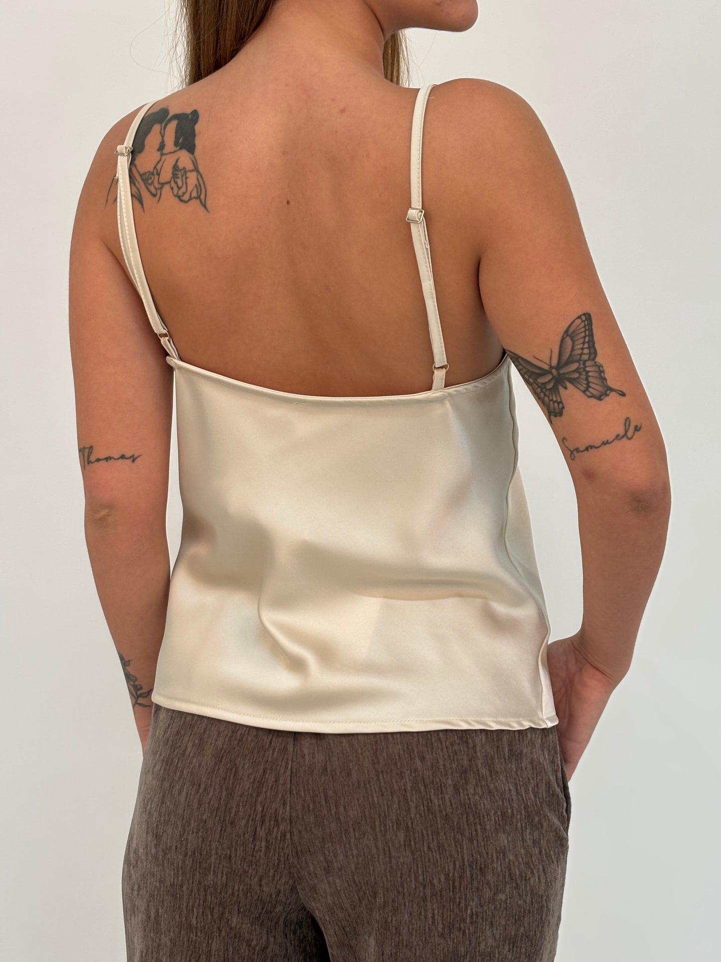 Tensione In Canotta  con pizzo nero PANNA