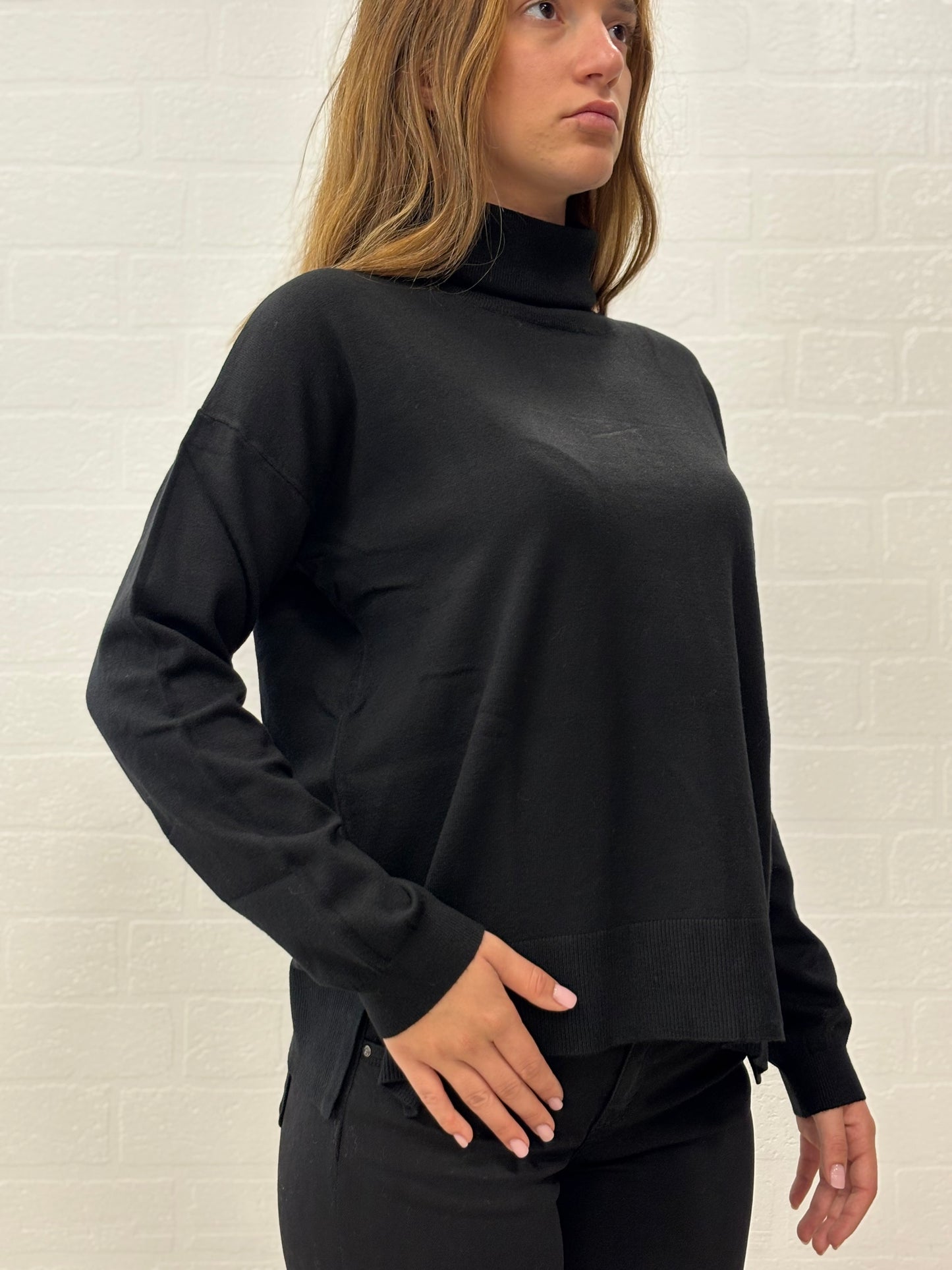 Griffai Maglia dolcevita over ml in Viscosa NERO