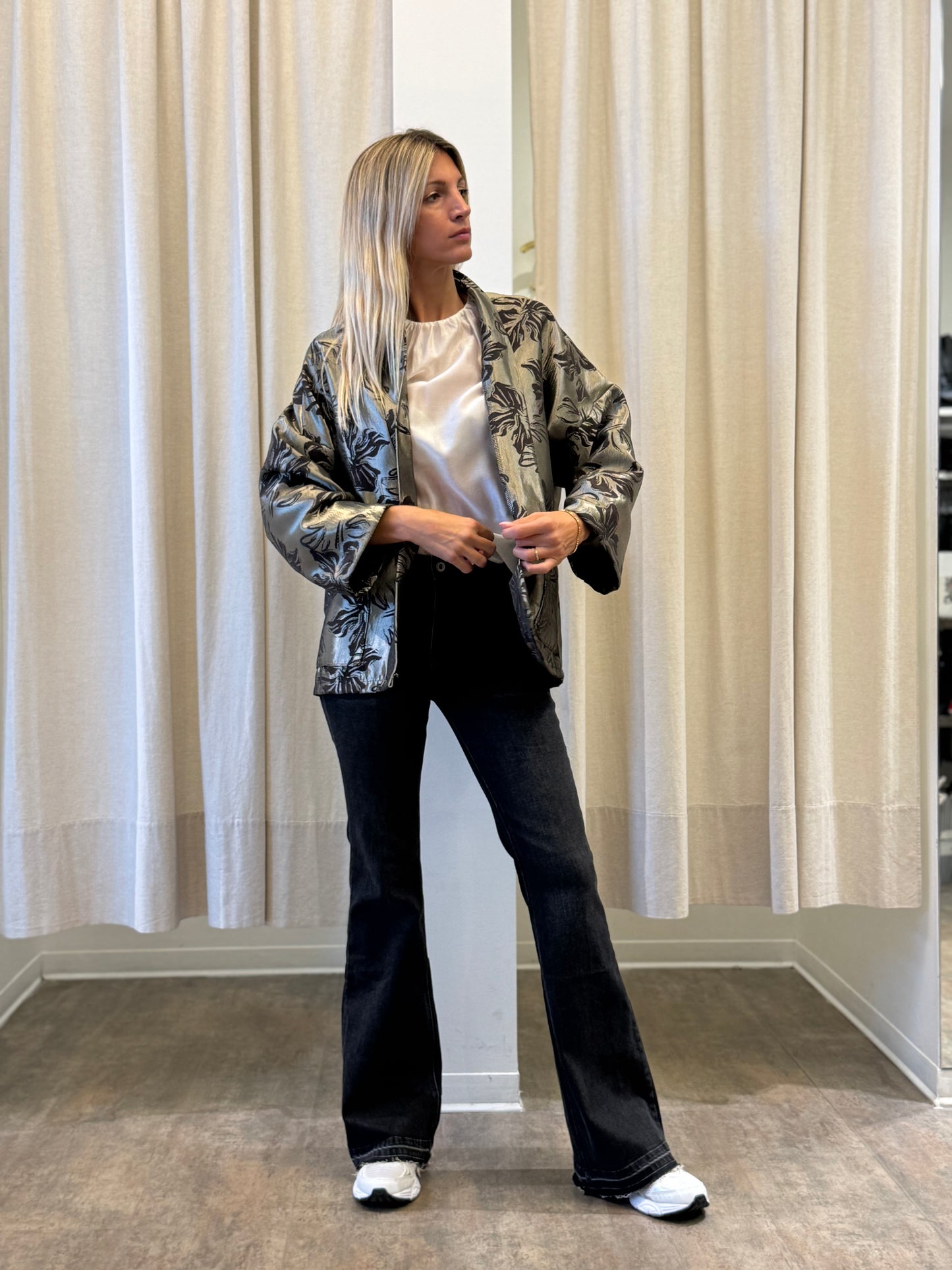 Philia Loft Blusa con rouches lungo la manica LATTE