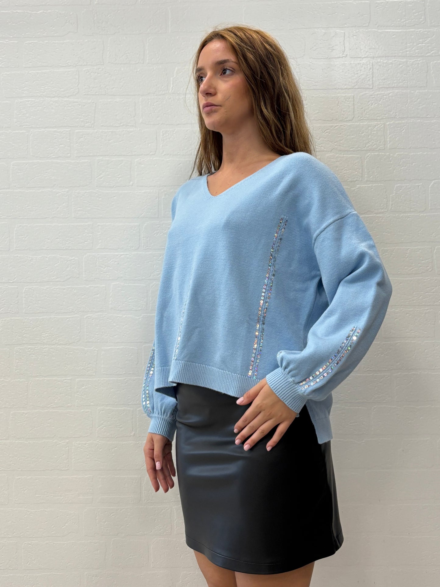 Griffai Maglia over collo V  con paillettes CELESTE
