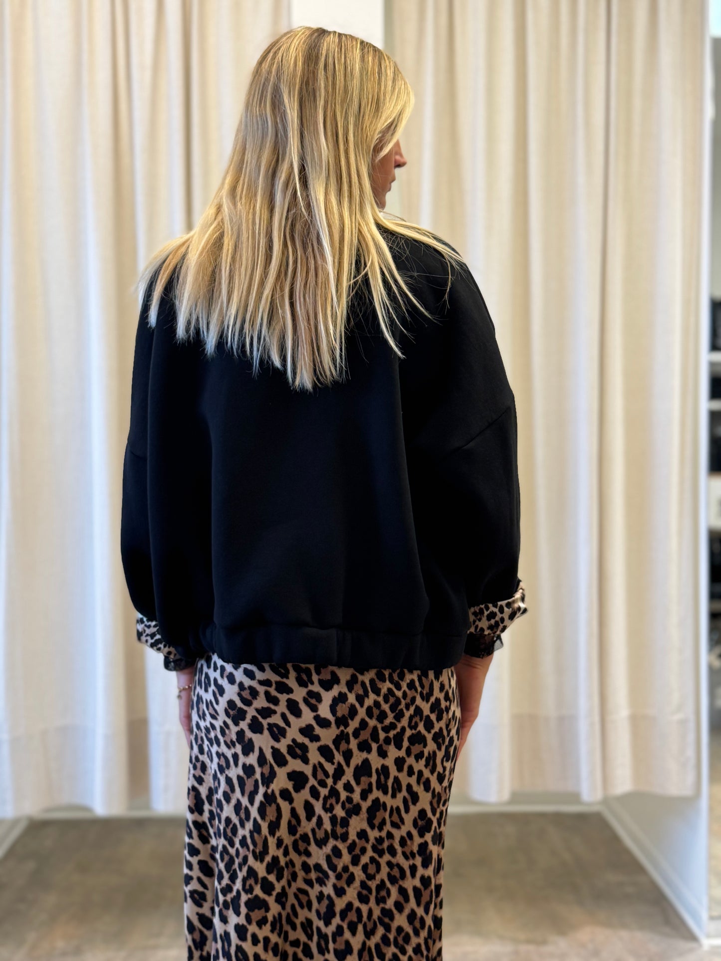 Susy Mix Giubbino felpa cropped girocollo NERO