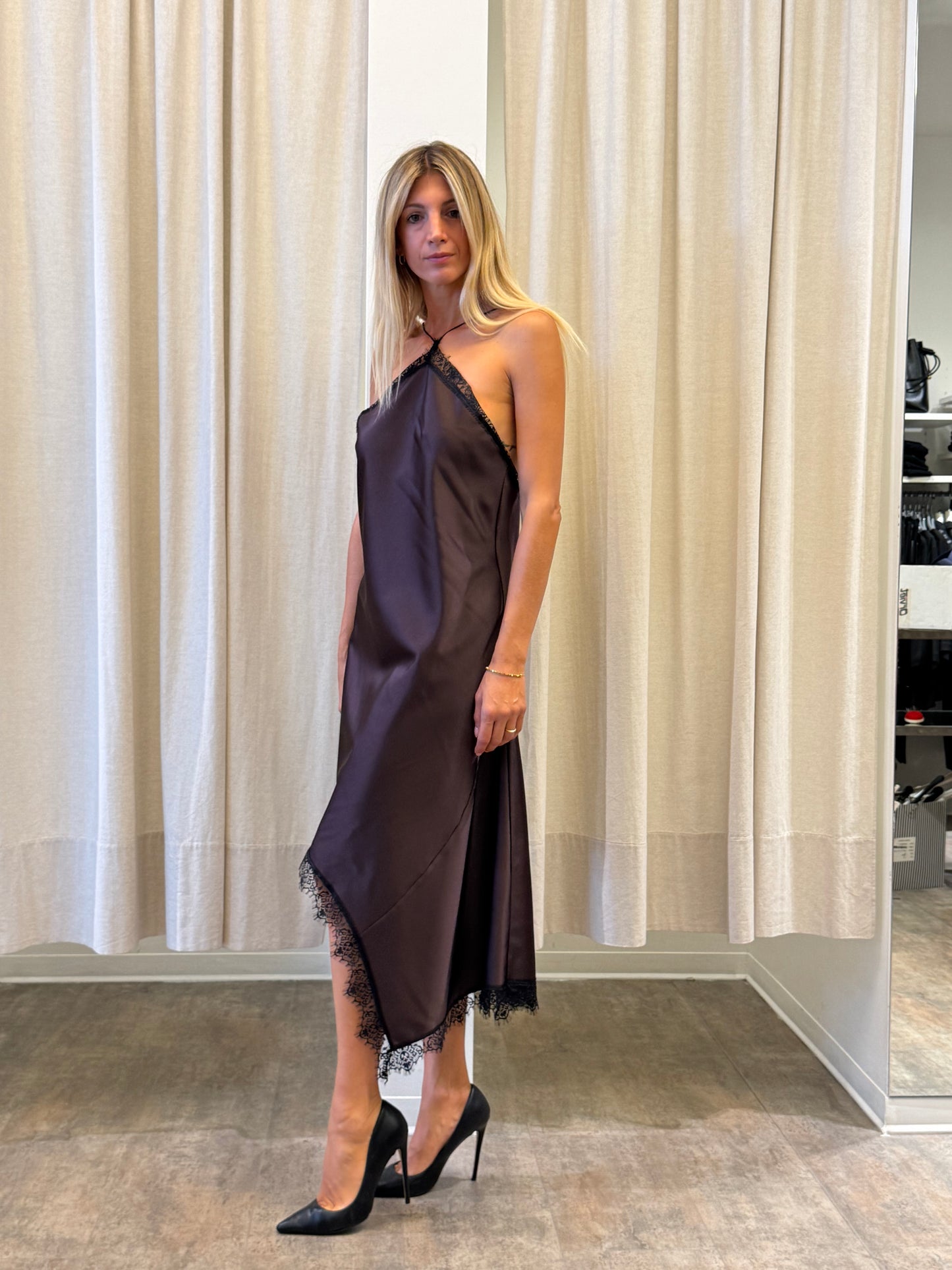 Philia Loft Abito asimmetrico con pizzo MARRONE