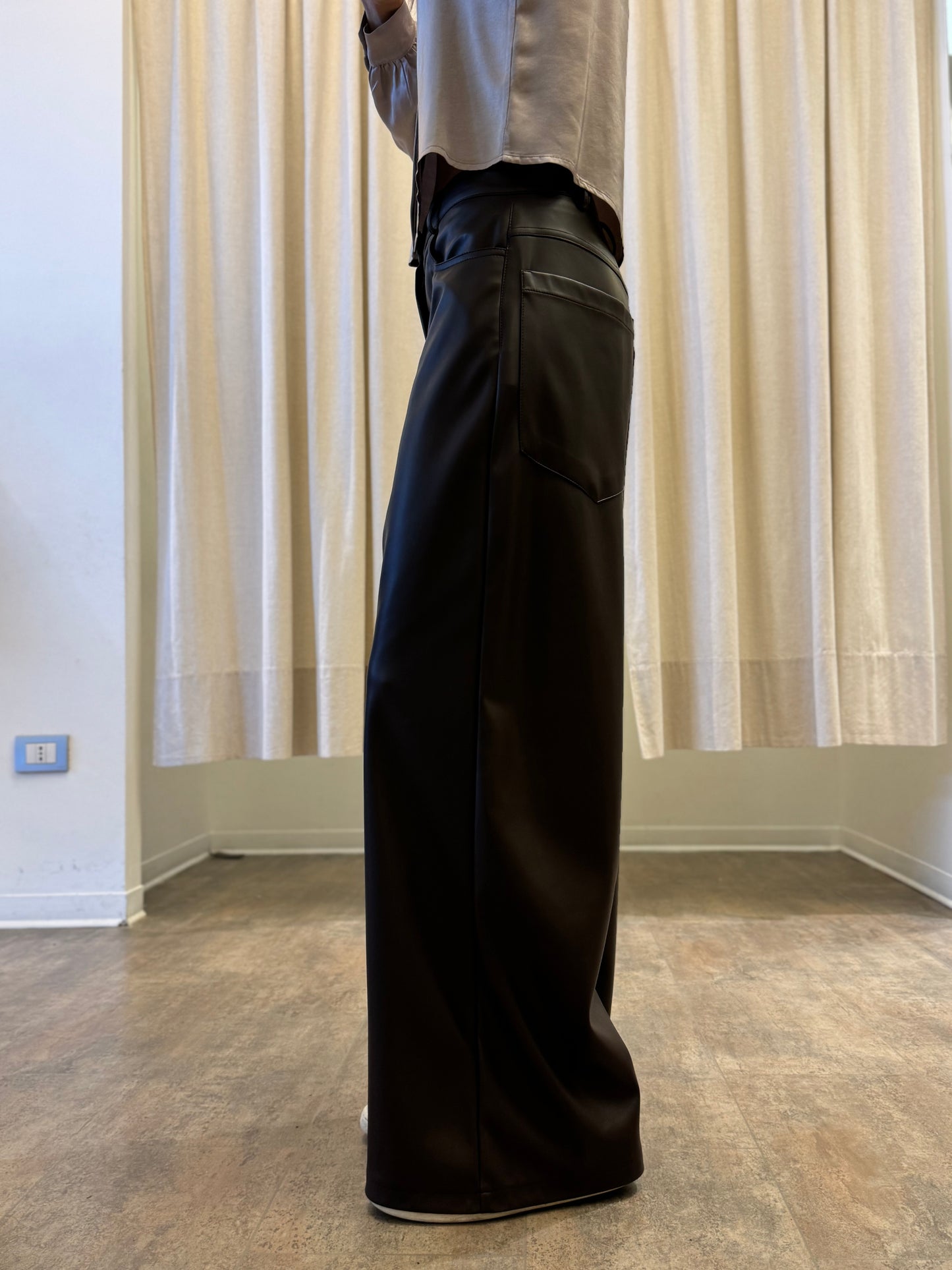 Tensione In pantalone palazzo in ecopelle MORO