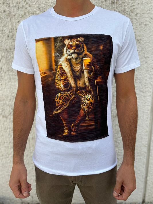 Trepuntonove t-shirt tigre che beve birra BIANCO