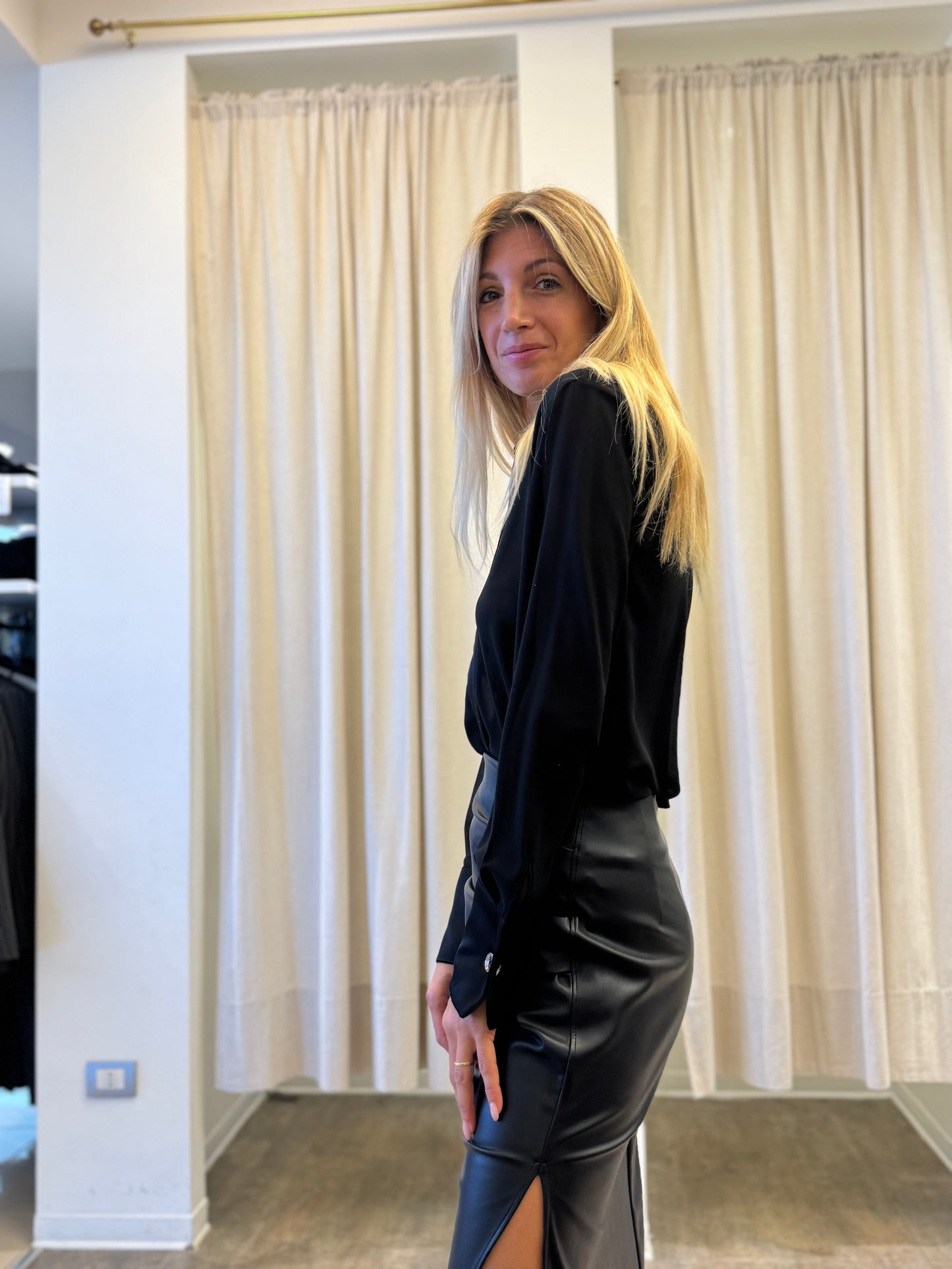 Relish Camicia ml colletto, finta coperta e polsini in raso NERO