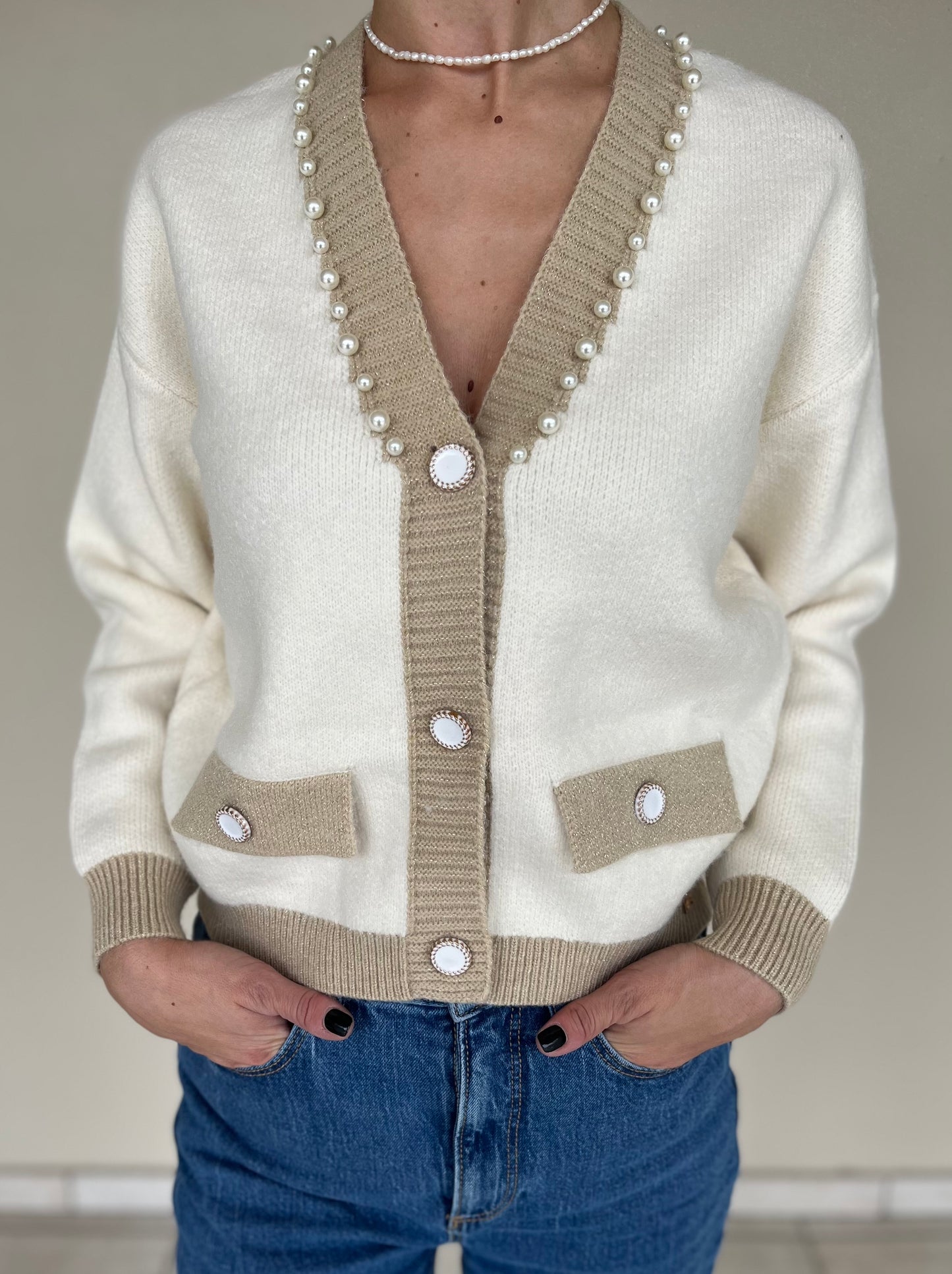 Artigli Cardigan con bordi a contrasto appl.perle, bottoni madreperla PANNA