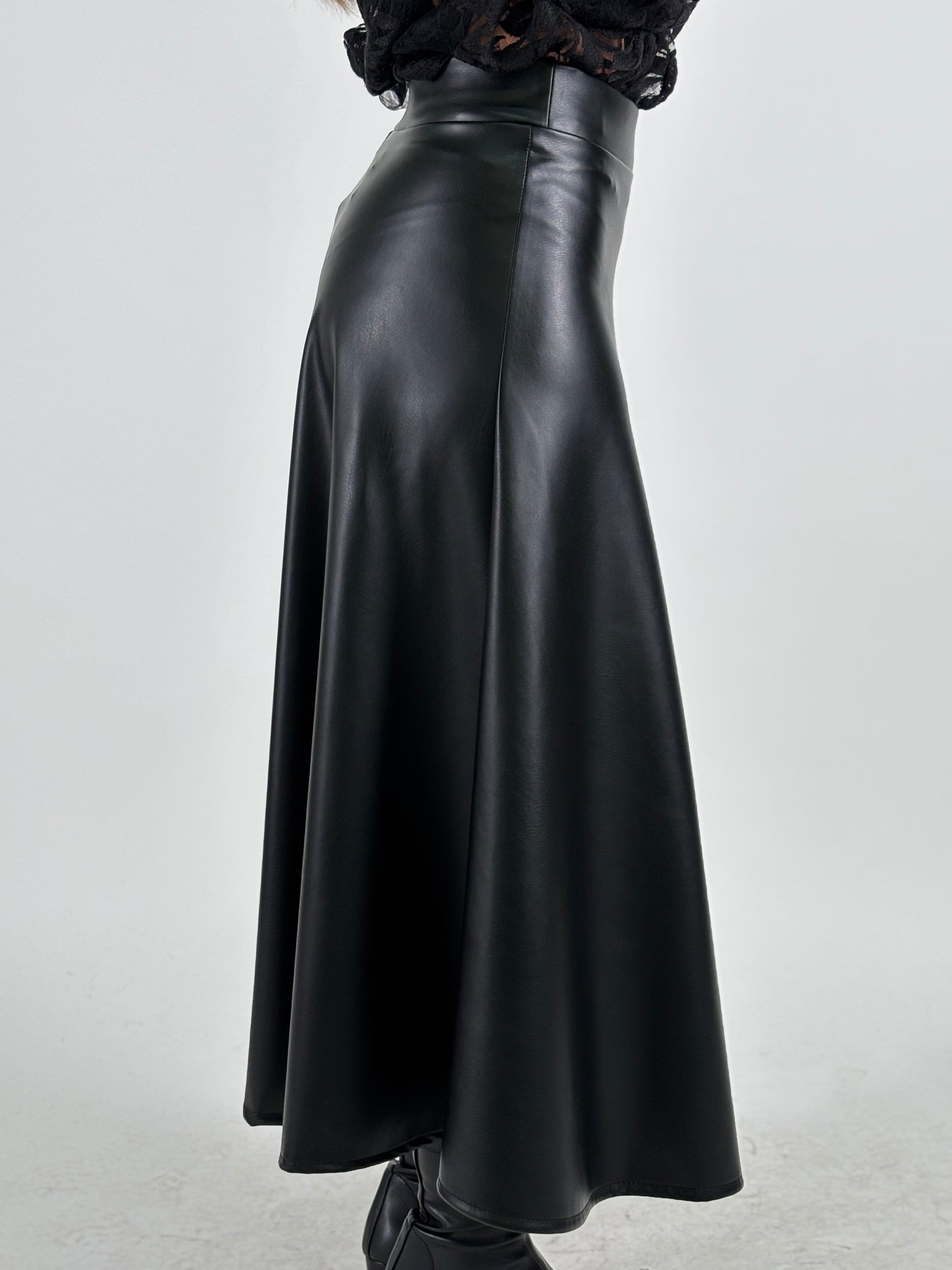 Haveone Gonna midi simil pelle NERO