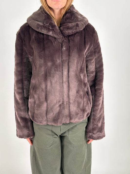 Guess Pelliccia corta sintetica MARRONE