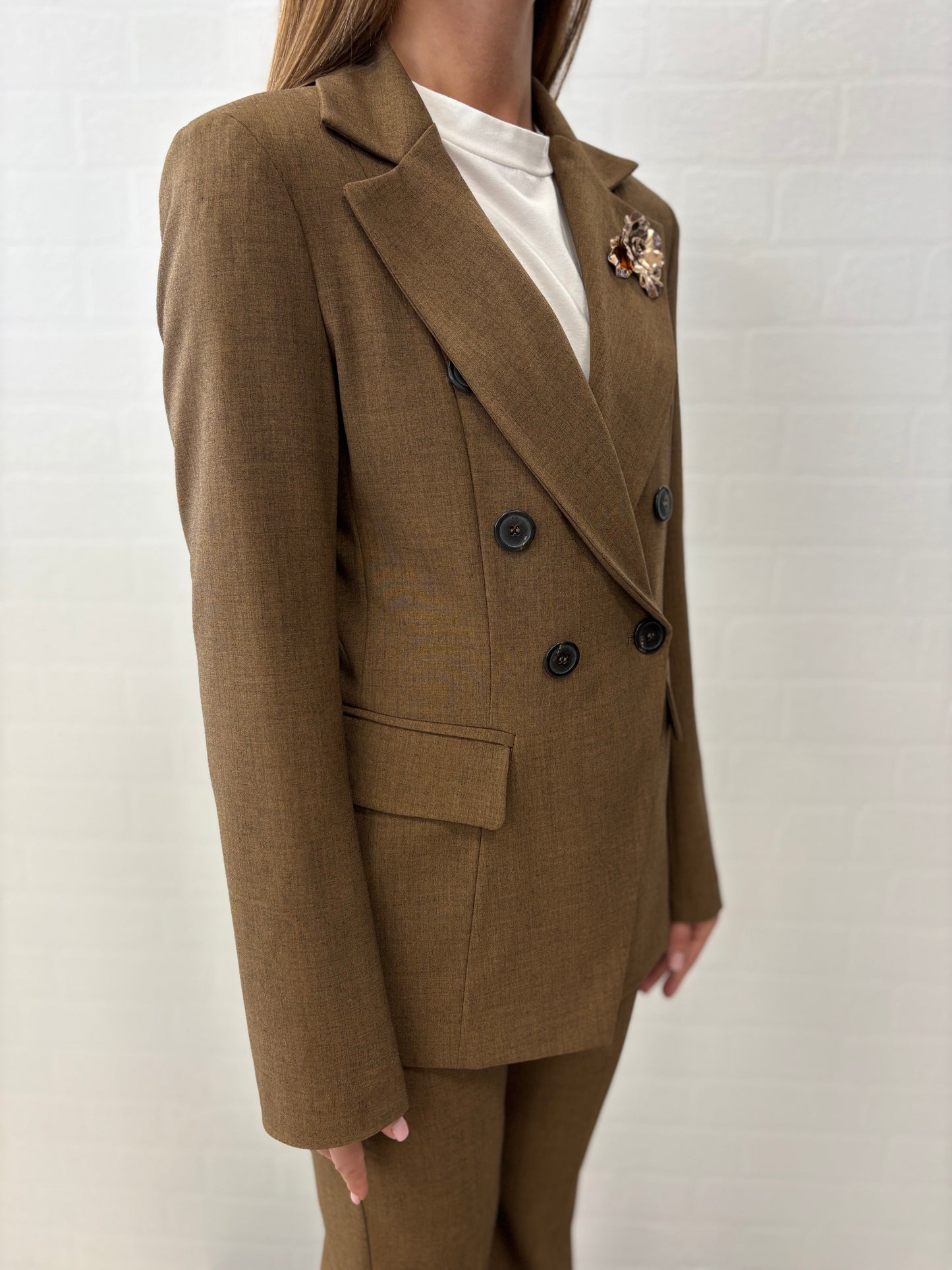 Maryley Giacca doppiopetto con spilla oro TABACCO