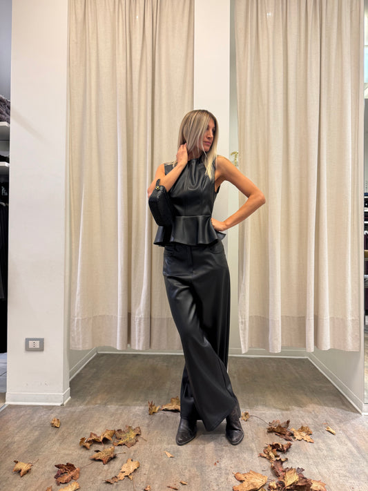 Susy Mix Top in ecopelle NERO