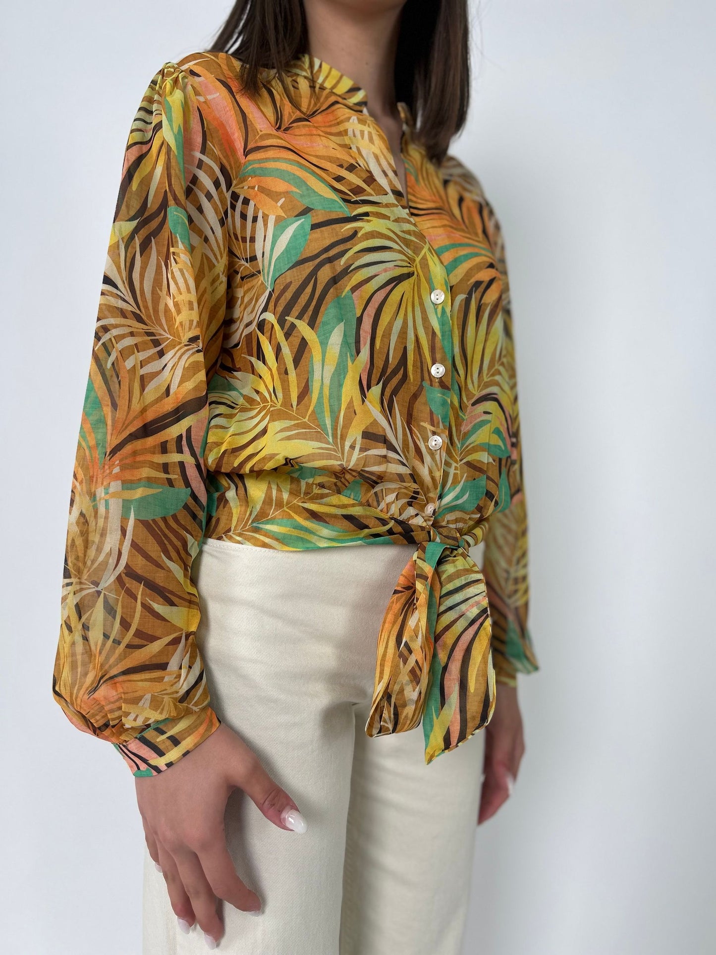 Camicia ml con scollo V e fiocco in vita