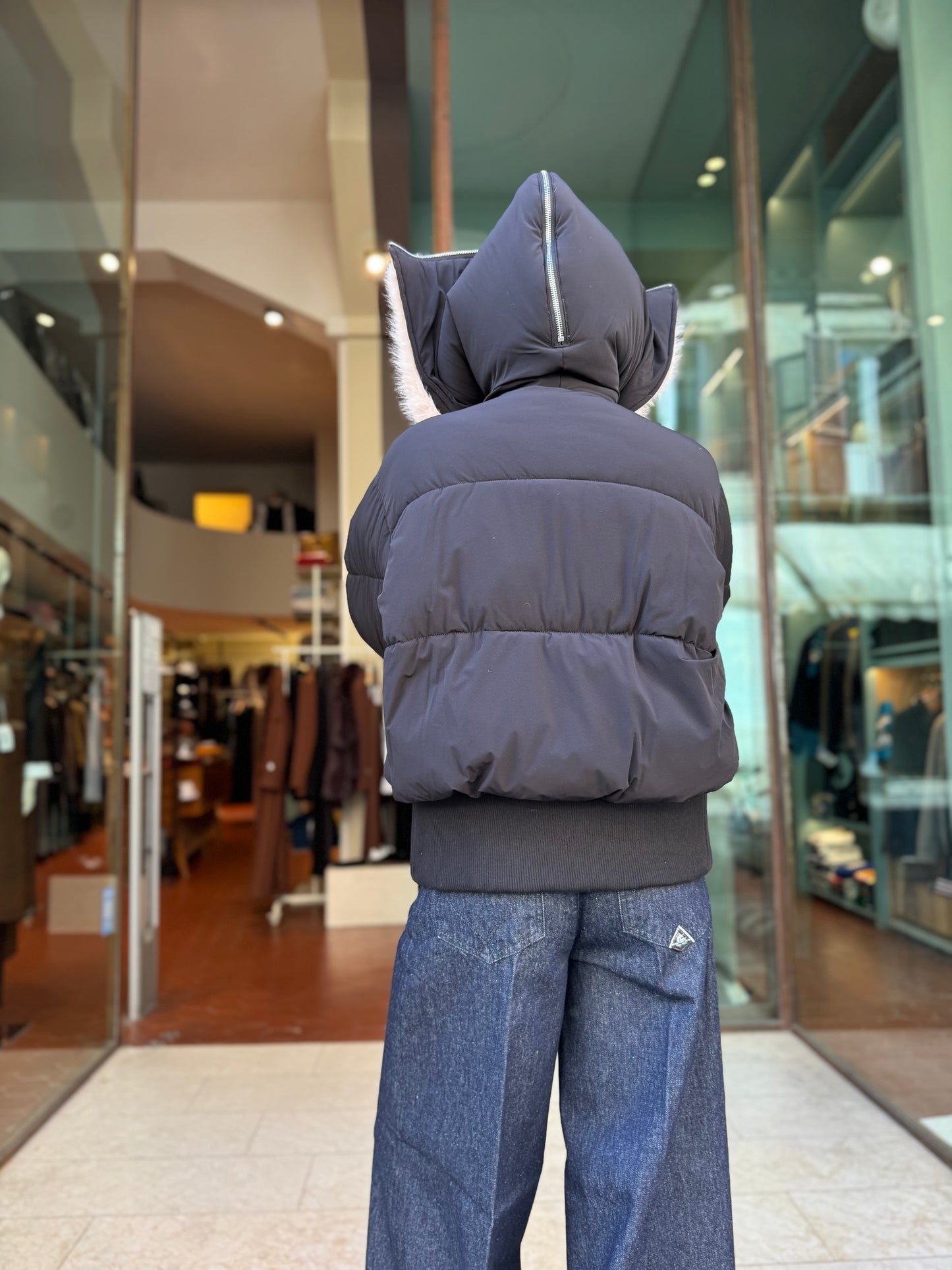 Patrizia Pepe Piumino corto con cappuccio in simil pelliccia NERO