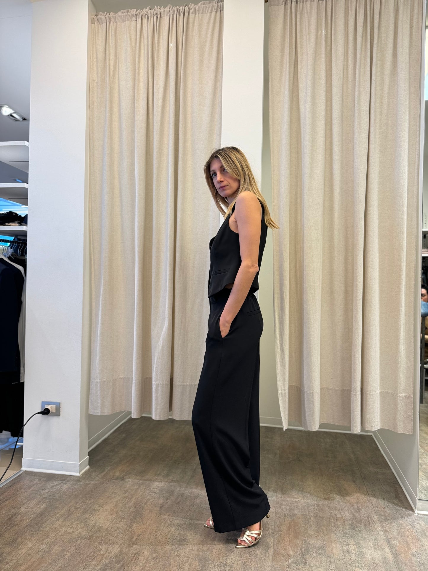 Tensione In gilet+pantalone palazzo NERO