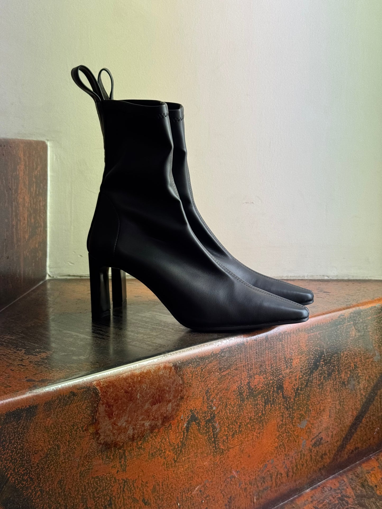 Ovyè Stivale corto elasticizzato NERO