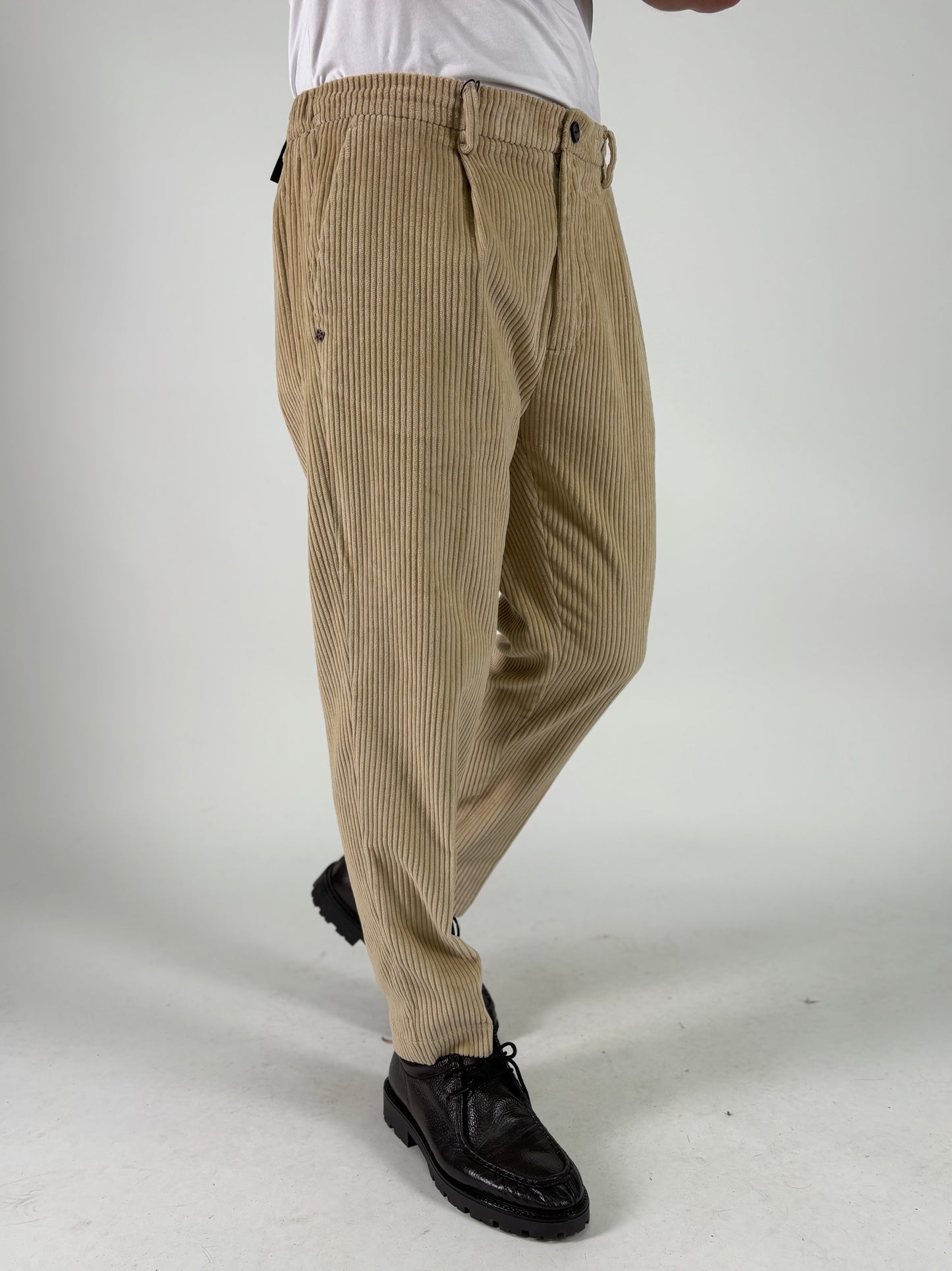 Markup Pantalone in velluto con pences BEIGE