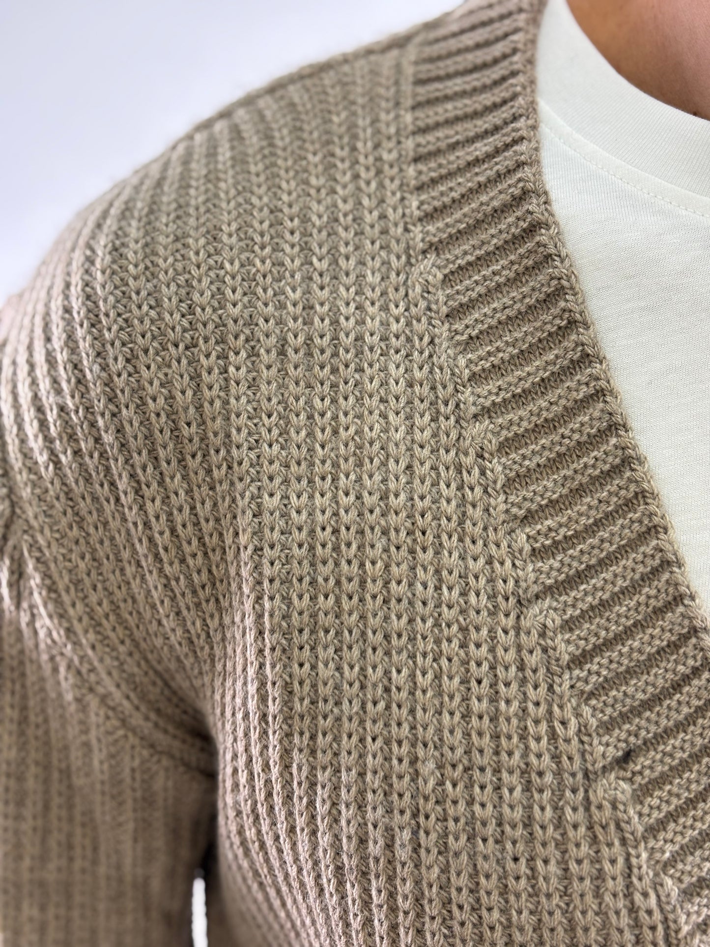 BL11 Cardigan collo V con tasche BEIGE