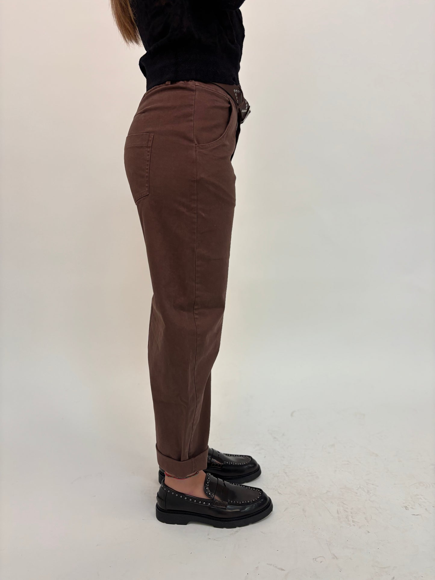 Tensione in Pantalone ovetto con cintura MARRONE