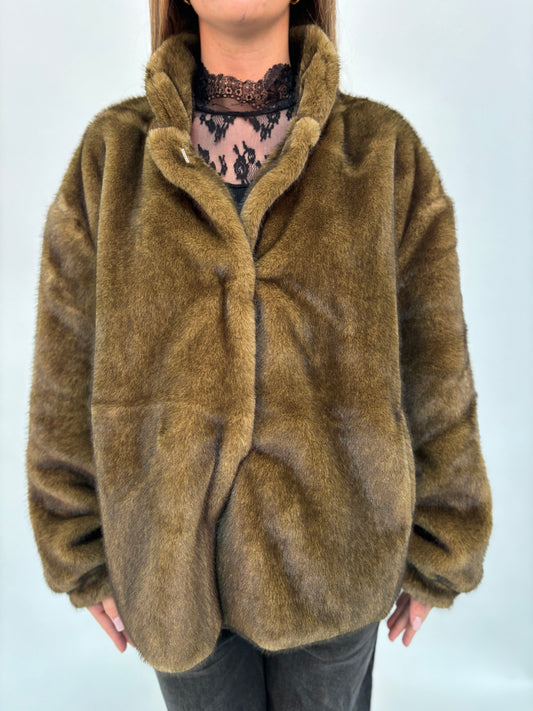 Molly Bracken Pelliccia corta sintetica MARRONE