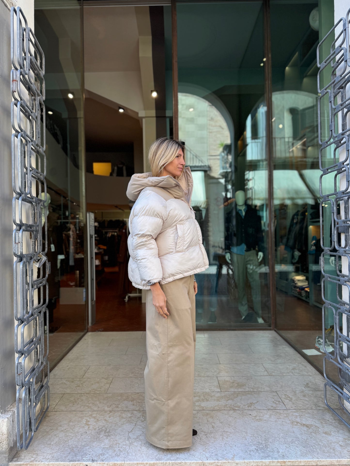 Bomboogie Piumino corto con cappuccio BEIGE/AVORIO