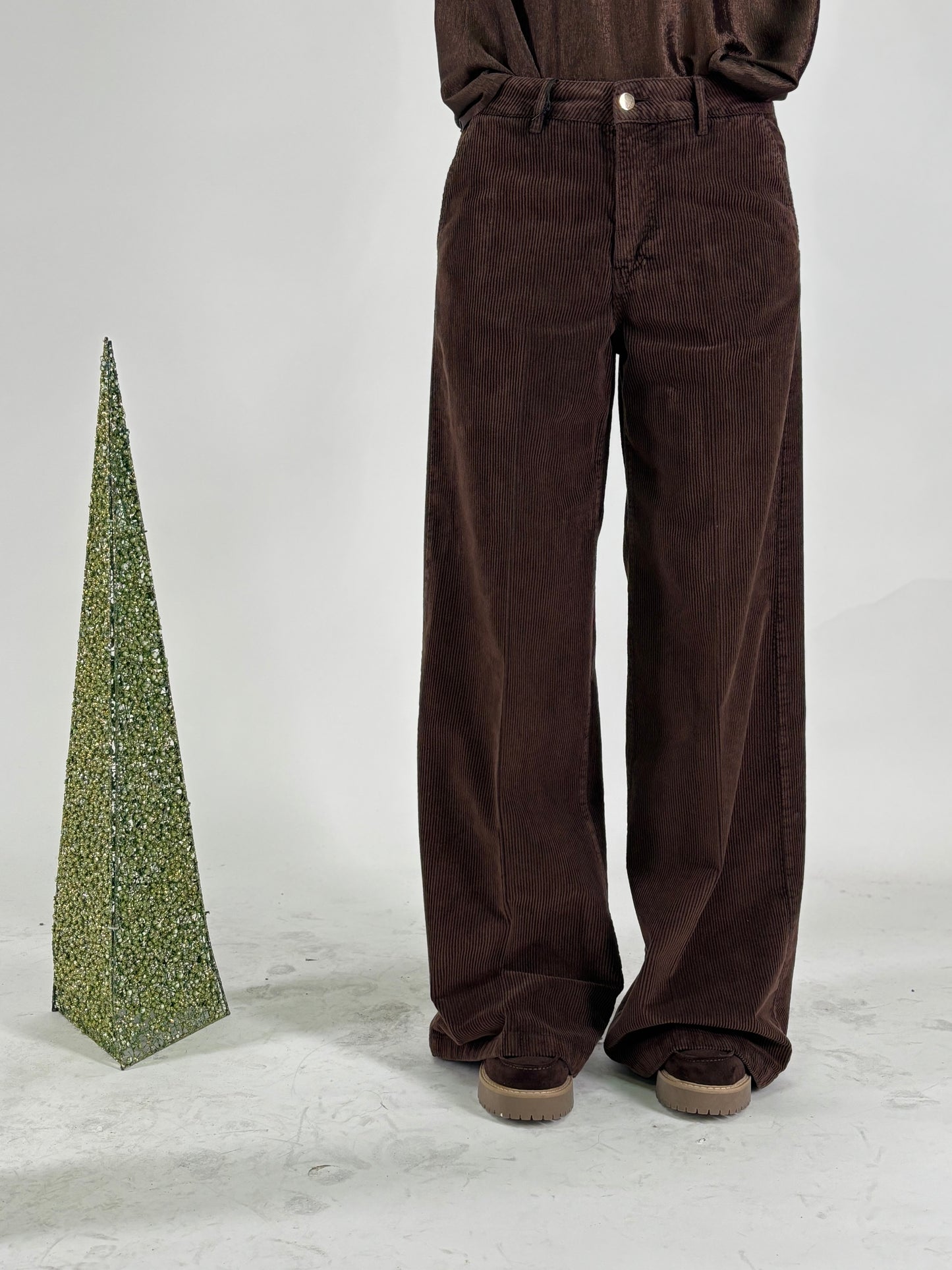 Tensione In Pantalone palazzo in velluto a costine MARRONE