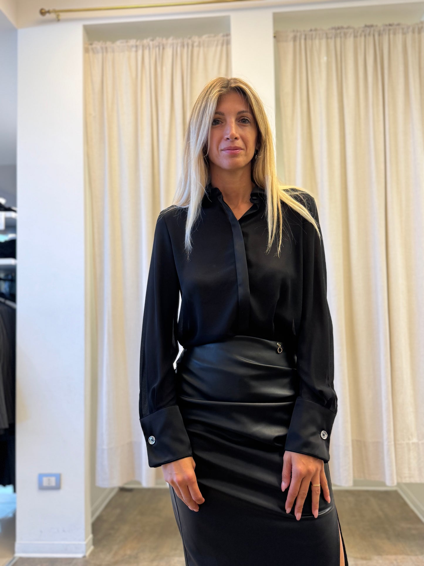 Relish Camicia ml colletto, finta coperta e polsini in raso NERO